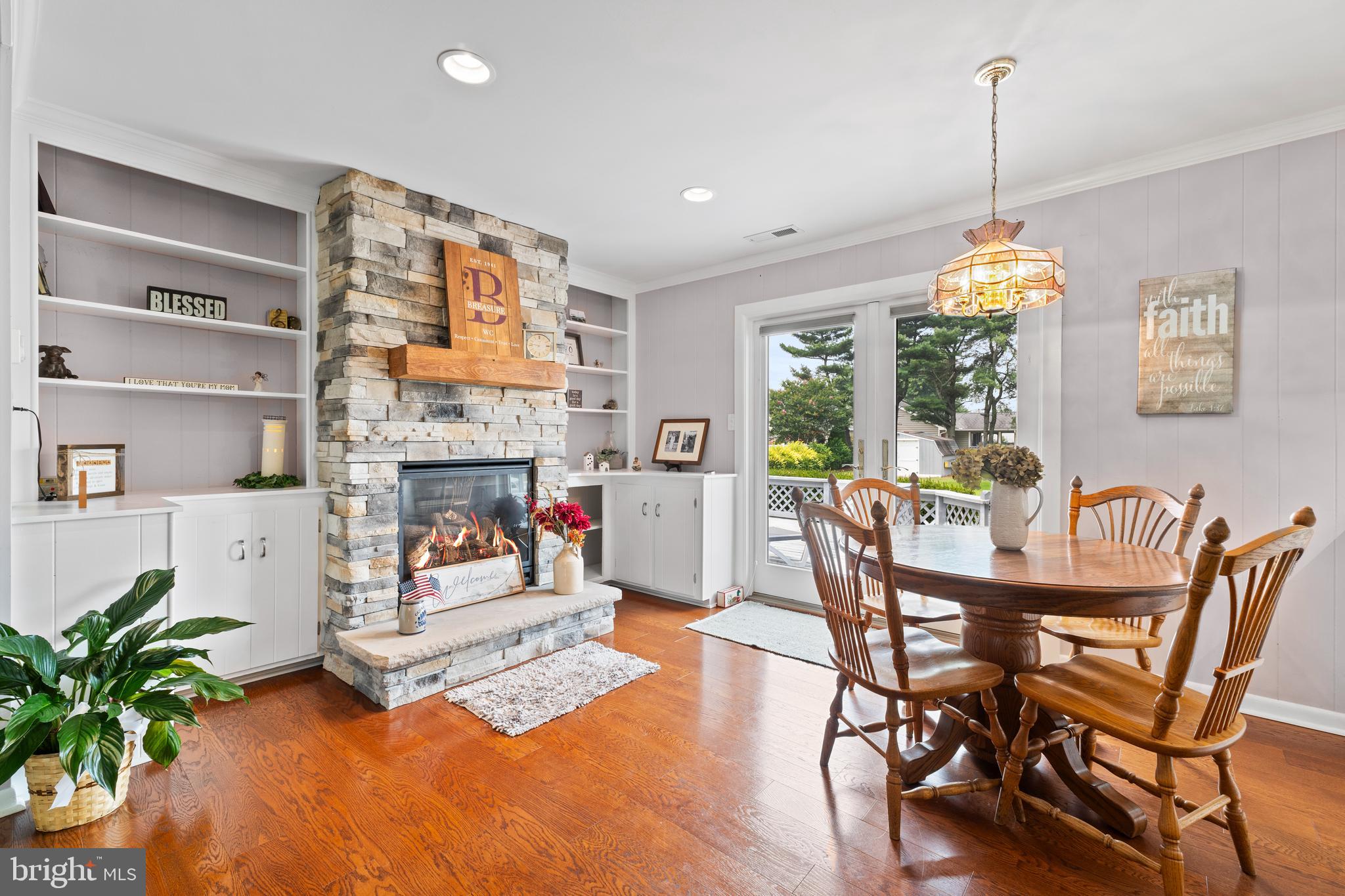 MITCHELL ESTATES - Residential