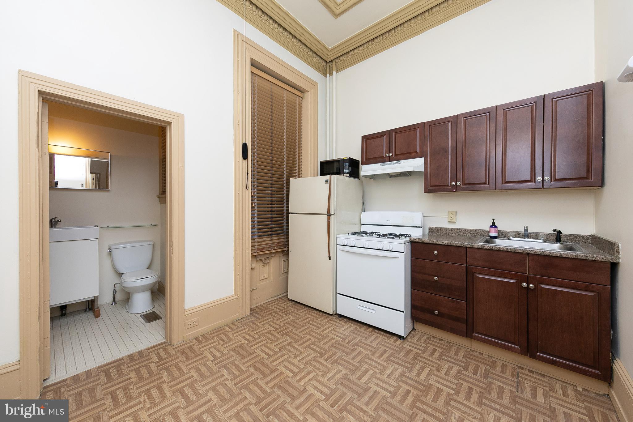 ART MUSEUM AREA - Residential Lease