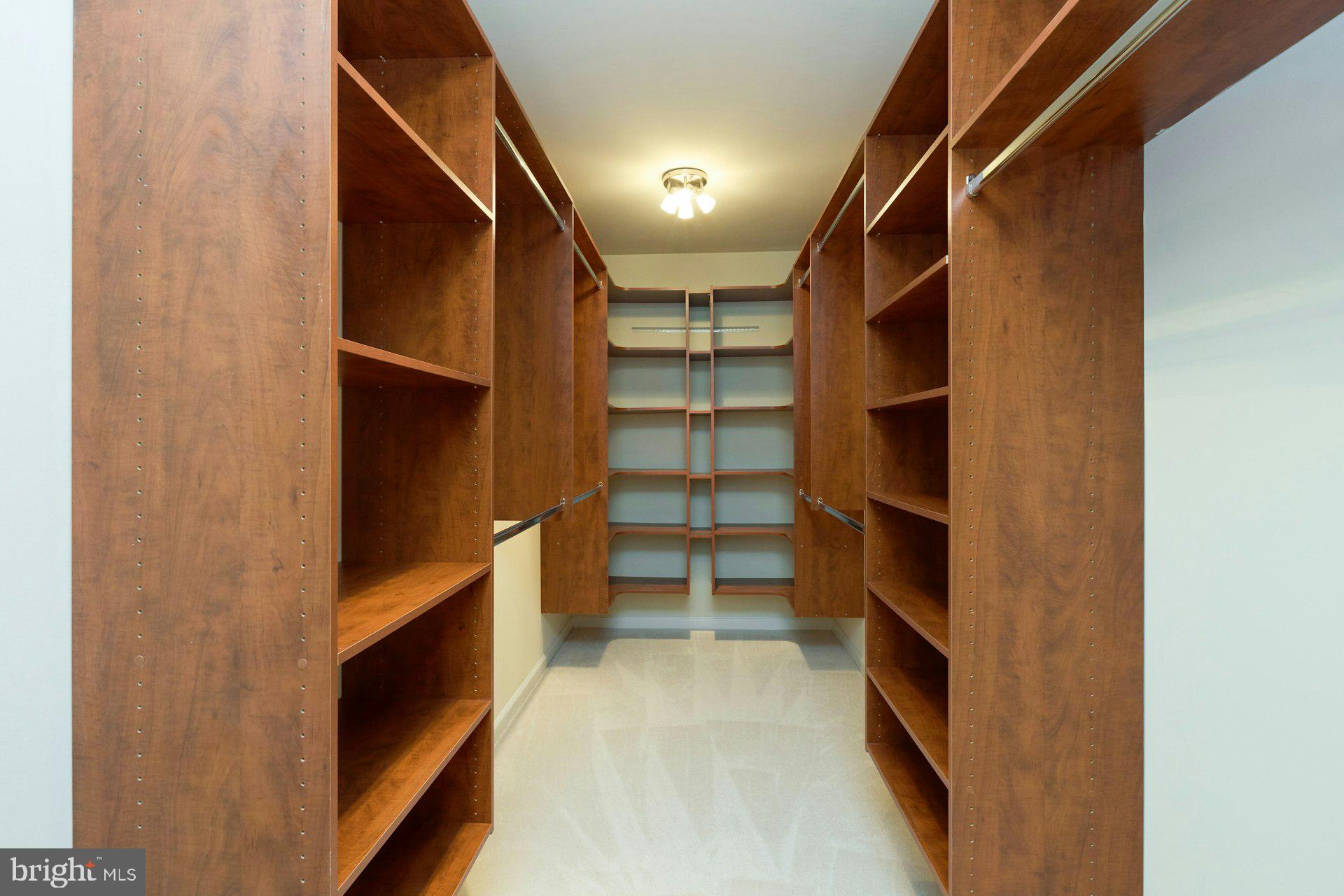 EAST HILL - Residential