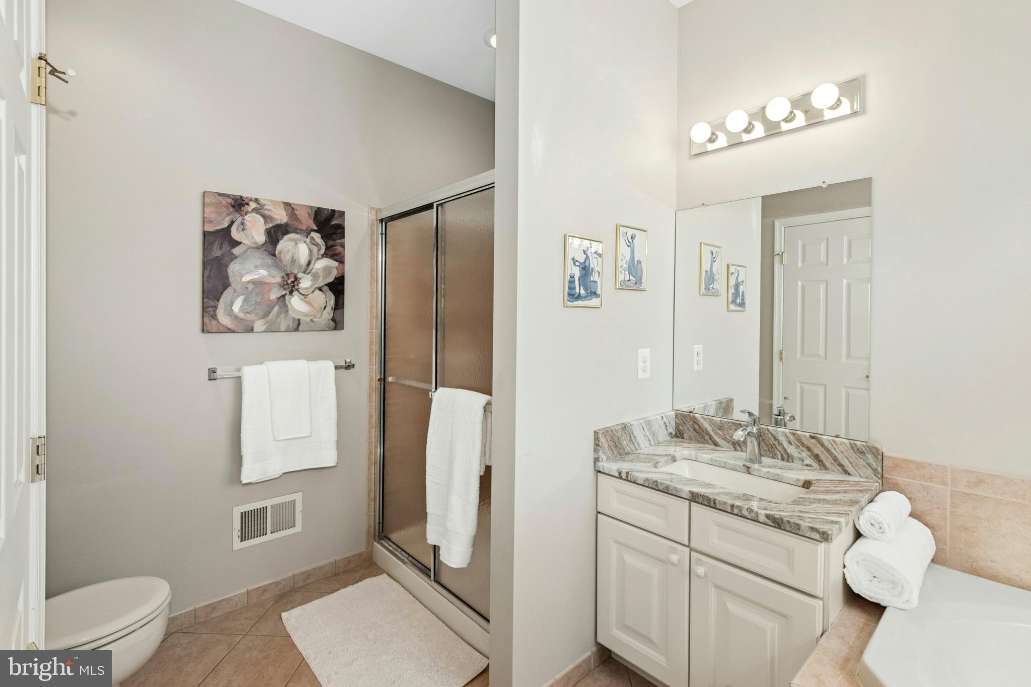 HERITAGE CR ESTS - Residential