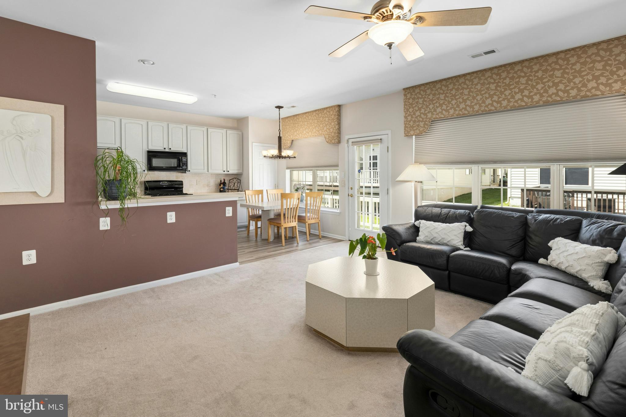 HERITAGE CR ESTS - Residential