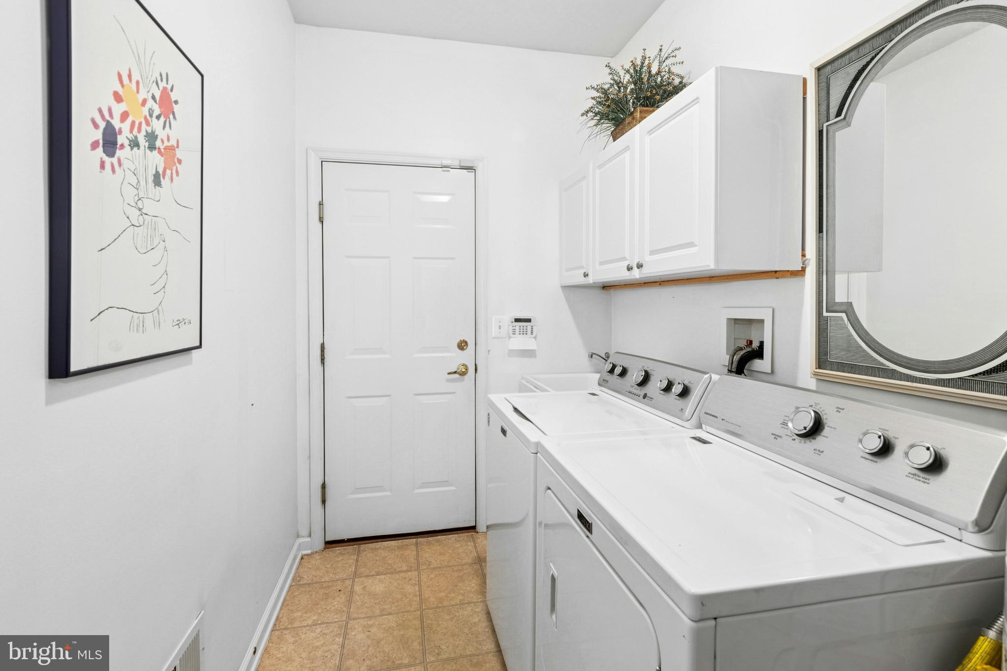 HERITAGE CR ESTS - Residential