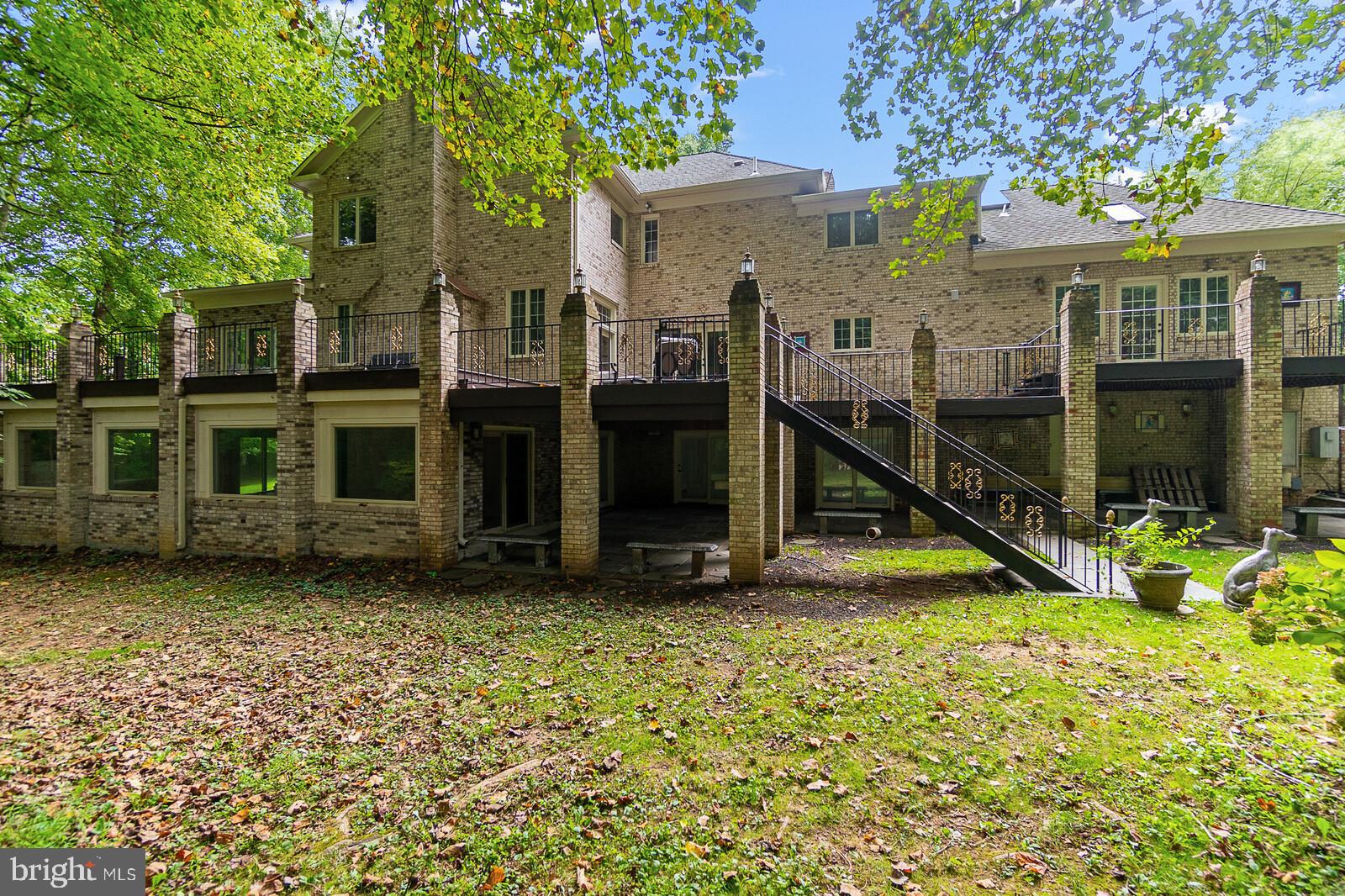 EAGLE ROCK - Residential