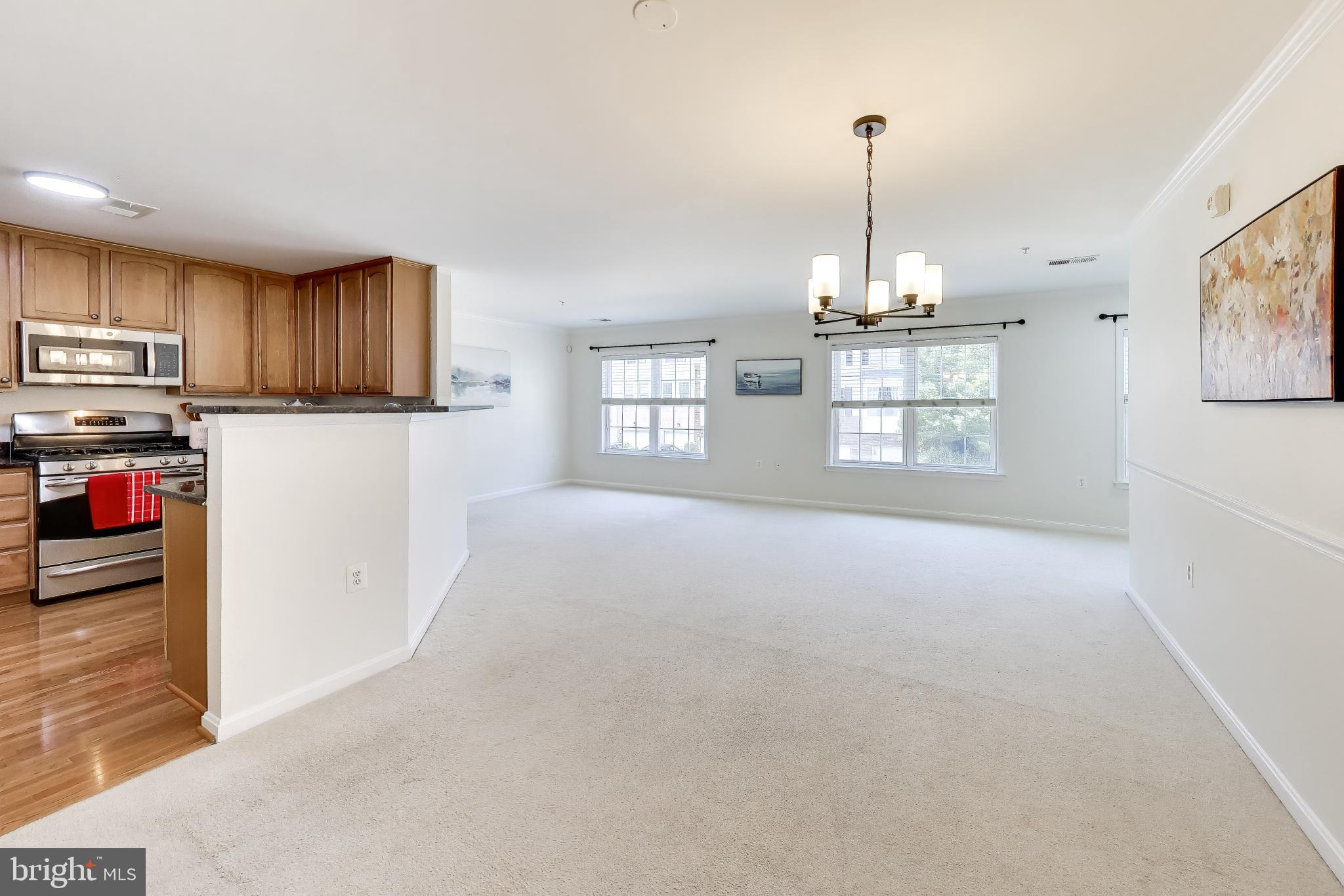 RIVER OAKS-LENNAR CONDOM - Residential