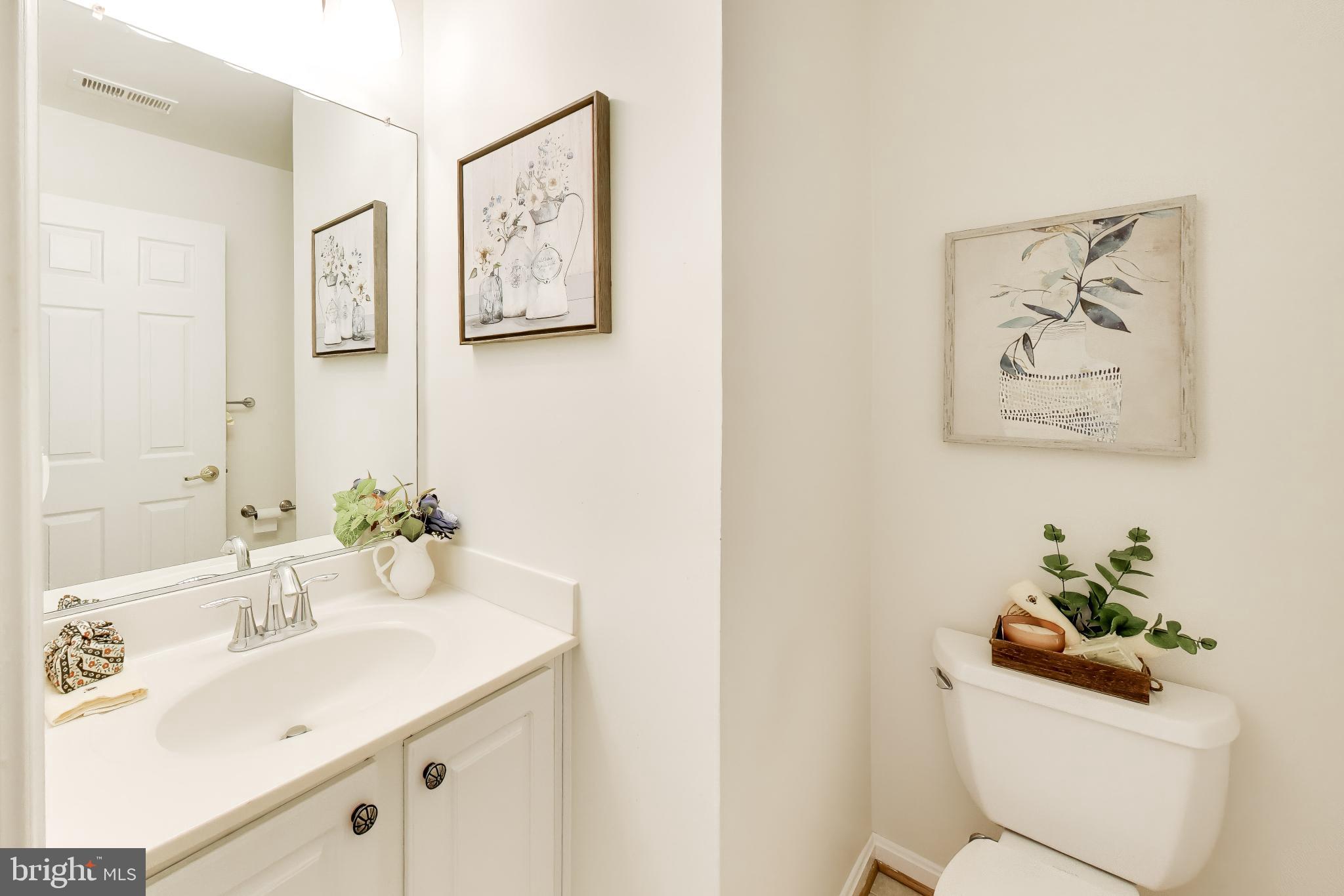 RIVER OAKS-LENNAR CONDOM - Residential
