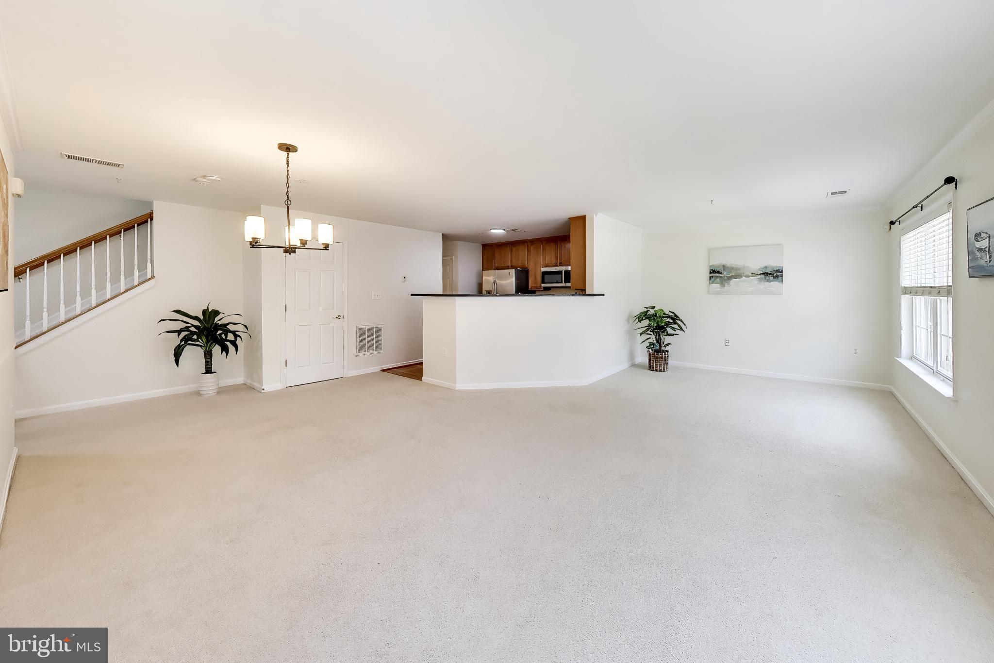 RIVER OAKS-LENNAR CONDOM - Residential
