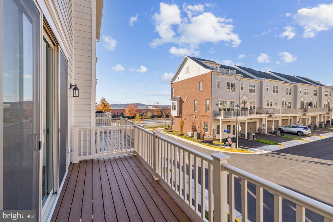 POTOMAC STATION MARKETPLACE - Residential