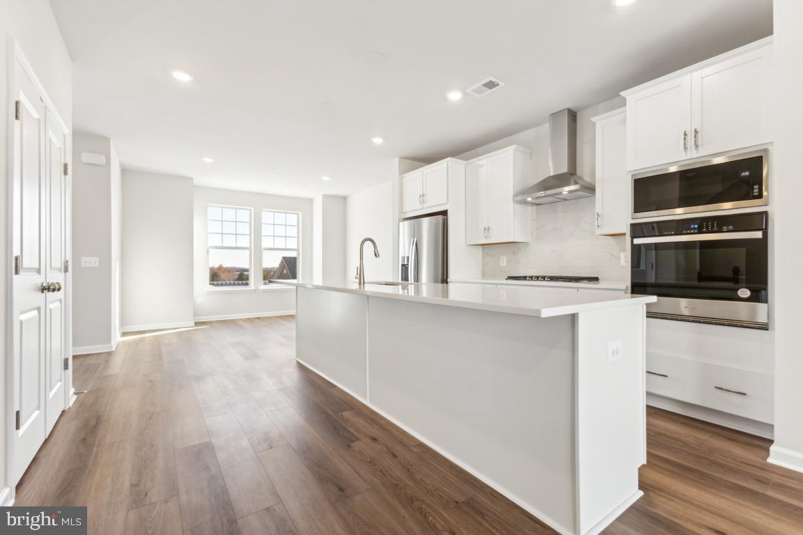 POTOMAC STATION MARKETPLACE - Residential