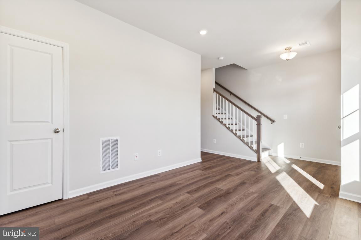 POTOMAC STATION MARKETPLACE - Residential