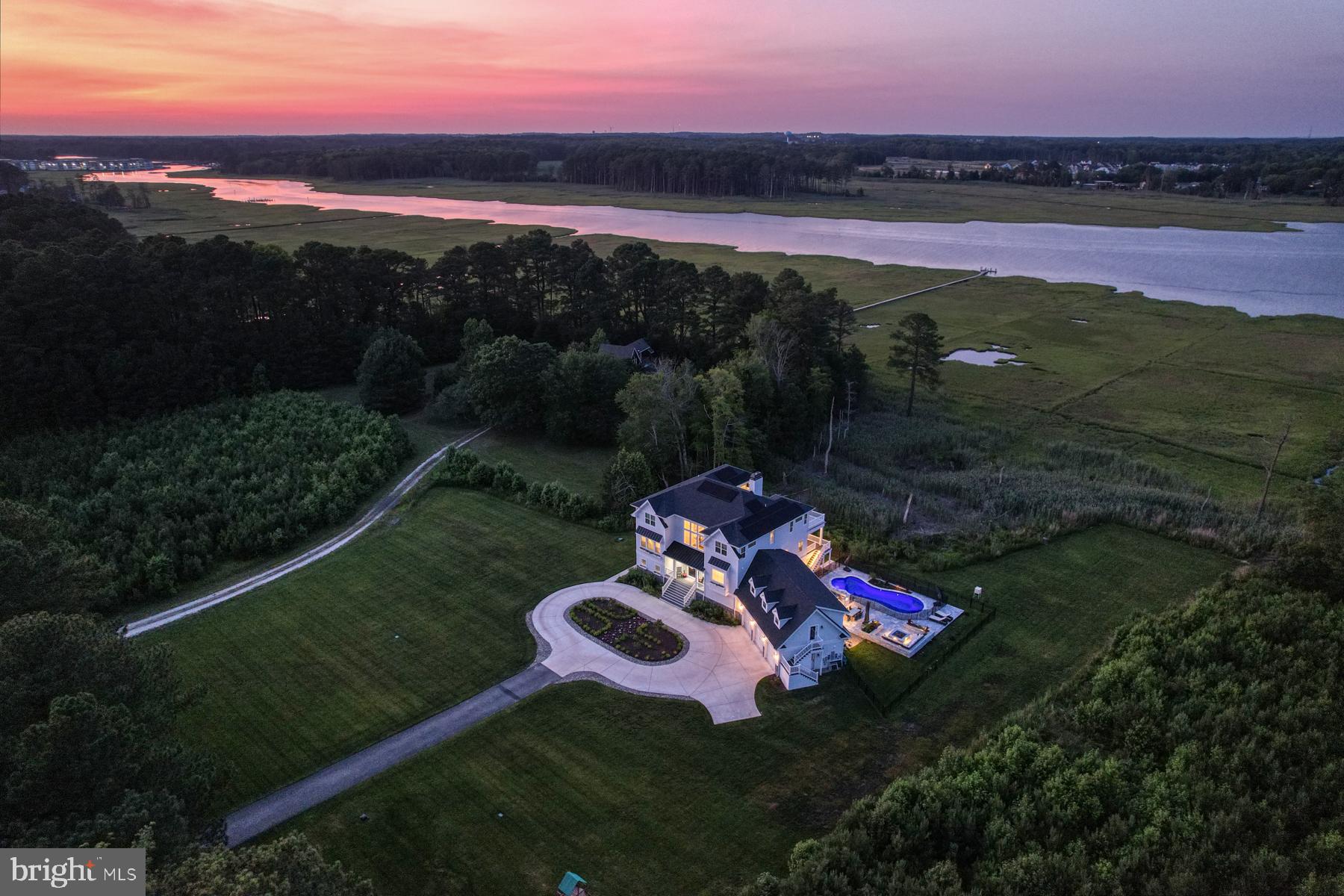 WATERVIEW ON LOVE CREEK - Residential