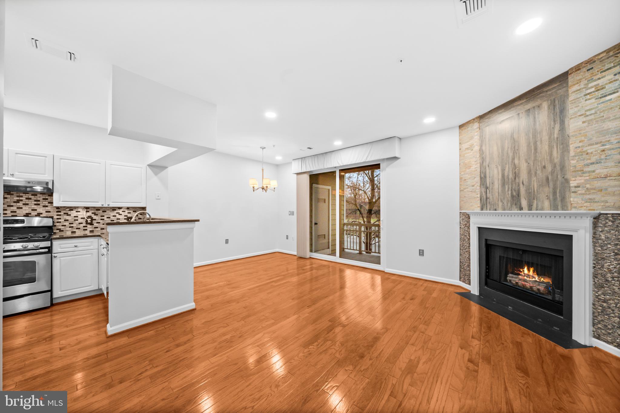 WORLDGATE CONDO - Residential