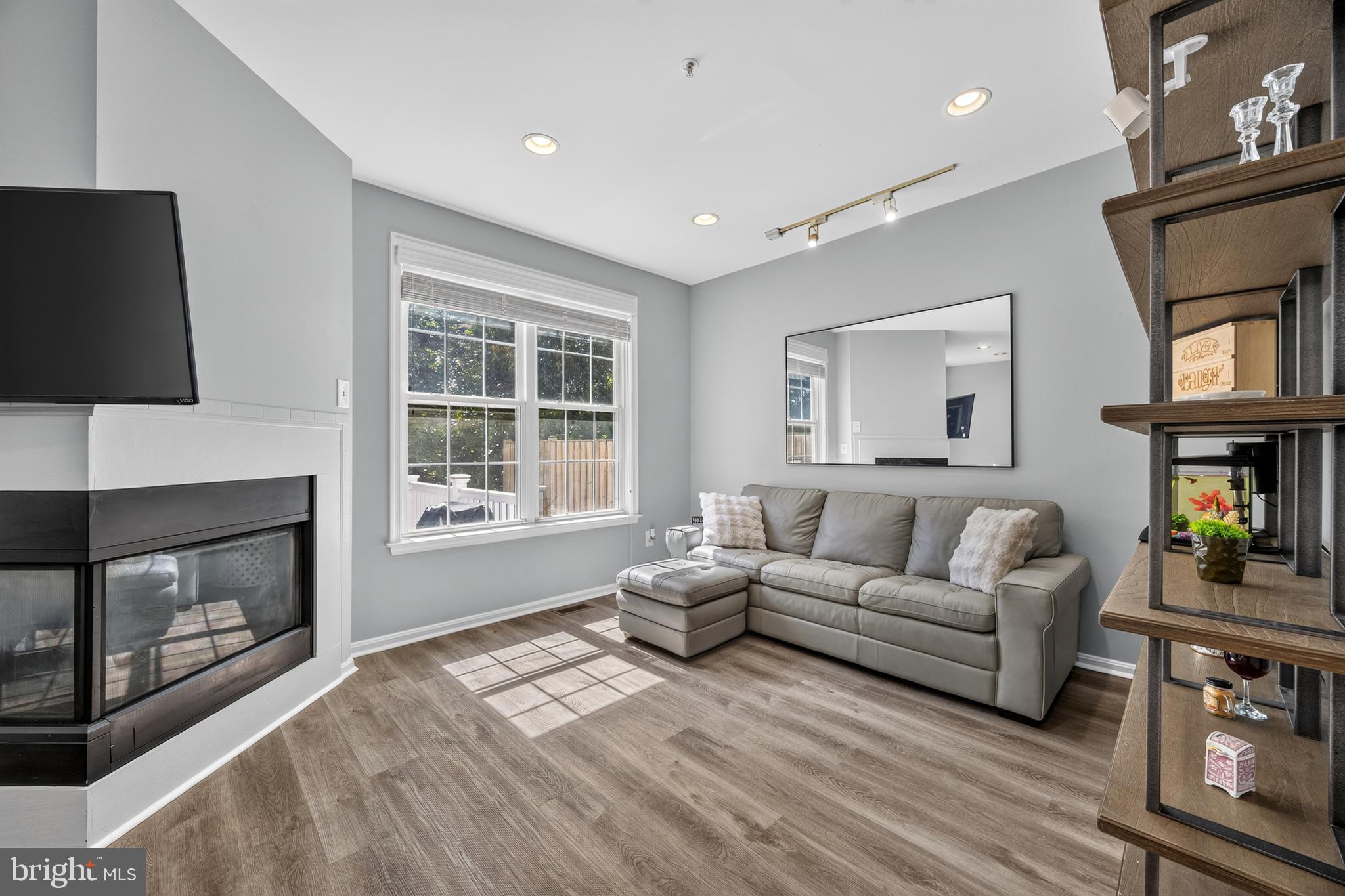 GREY ROCK - Residential