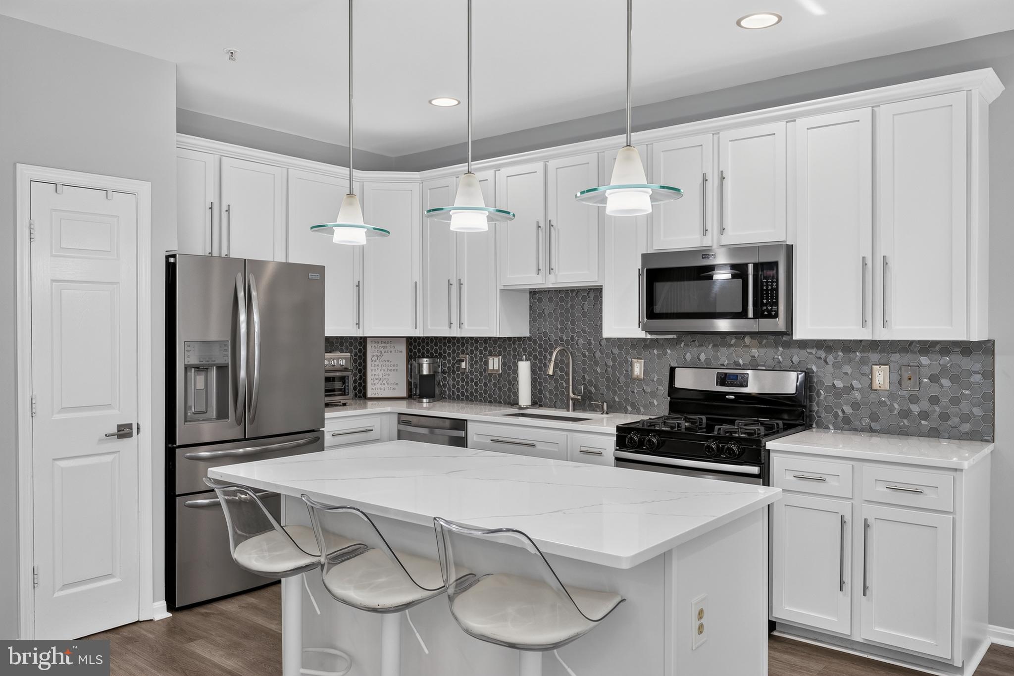 GREY ROCK - Residential