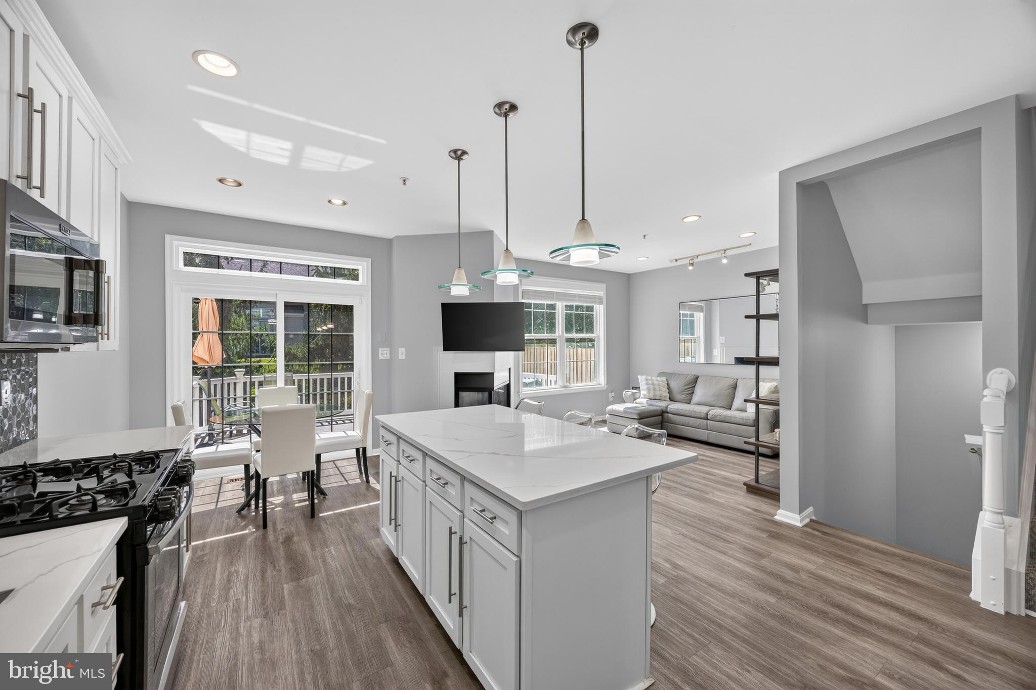 GREY ROCK - Residential