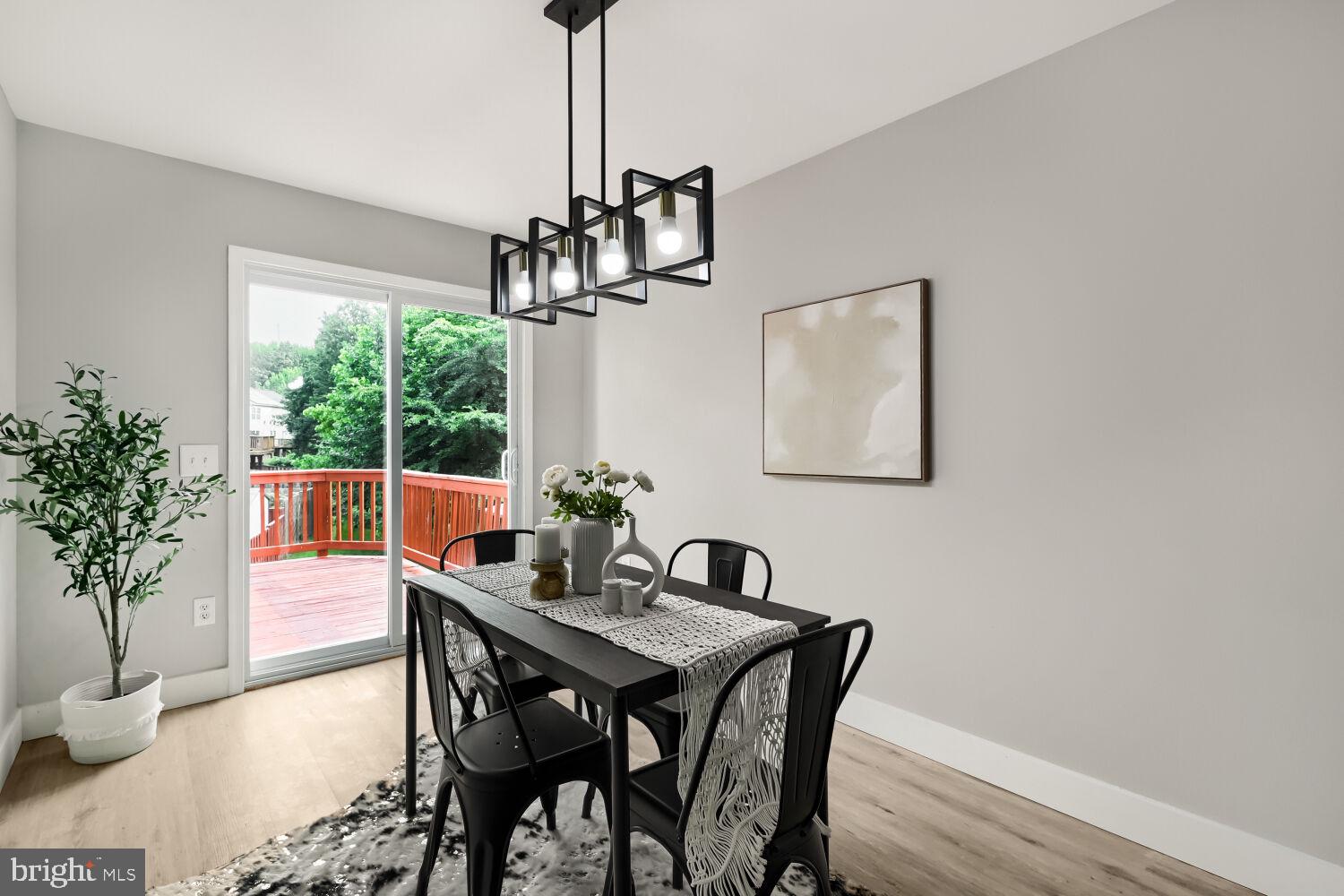 THE VILLAGES OF LYONSFIELD RUN - Residential