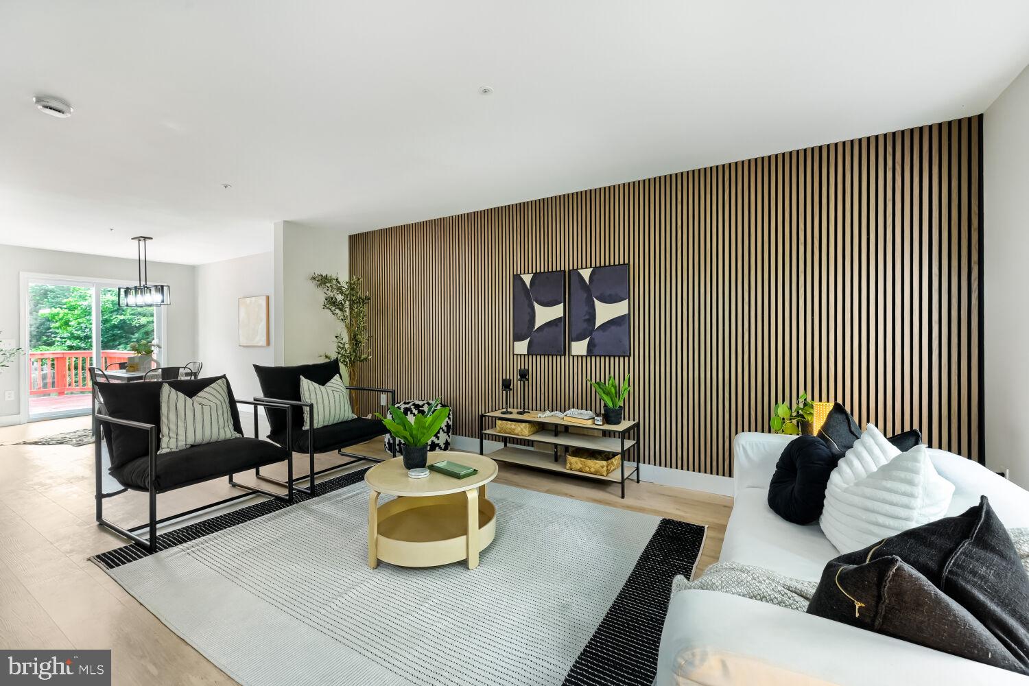 THE VILLAGES OF LYONSFIELD RUN - Residential