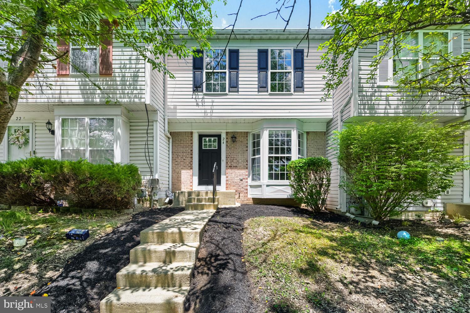 THE VILLAGES OF LYONSFIELD RUN - Residential