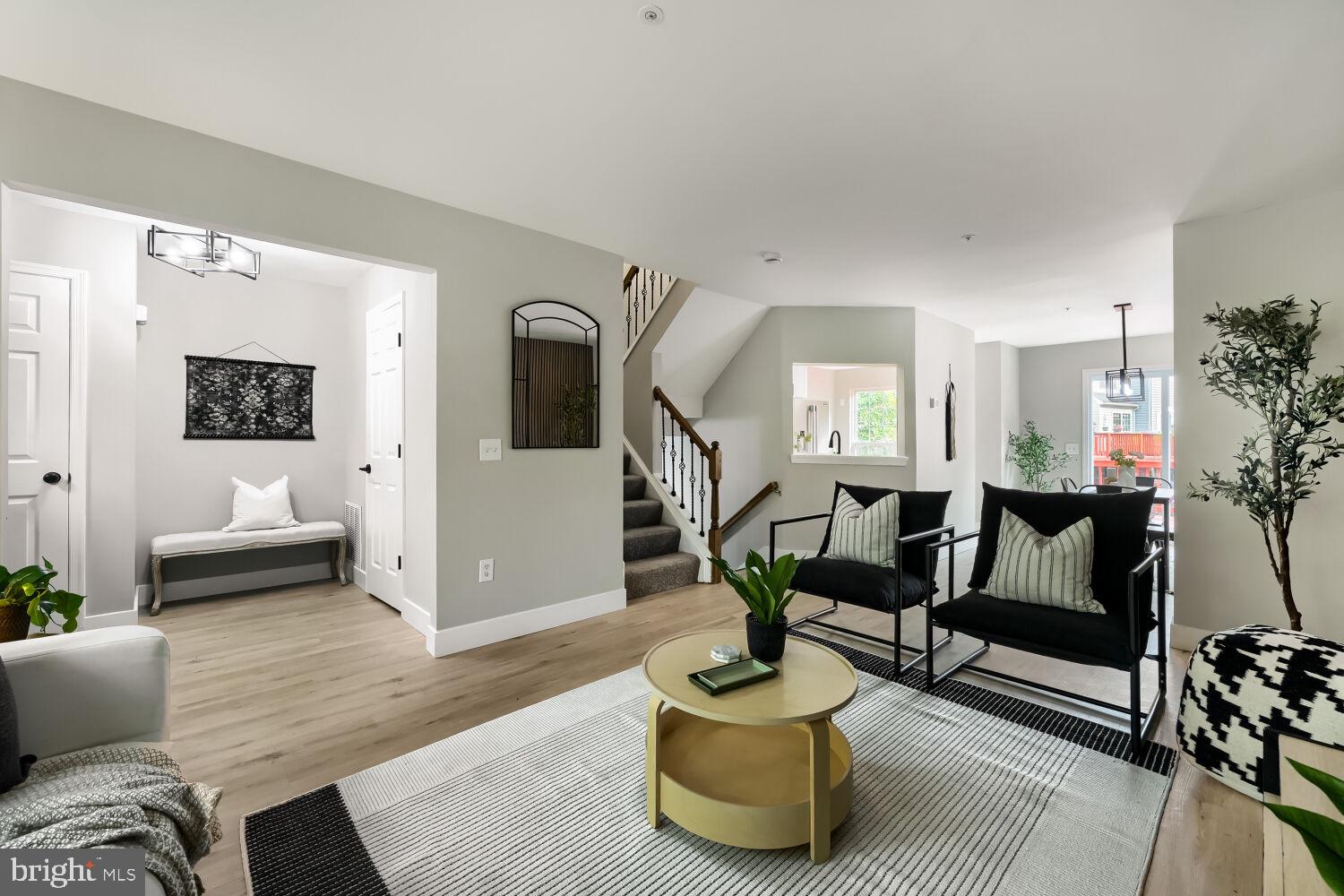 THE VILLAGES OF LYONSFIELD RUN - Residential