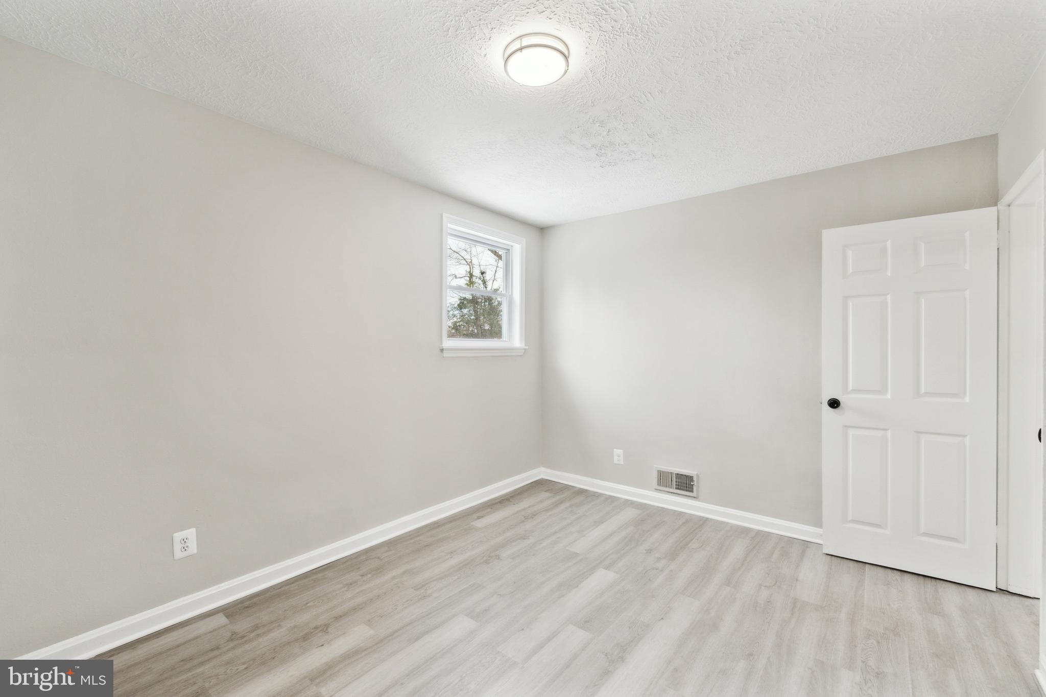 COLUMBIA PINES - Residential
