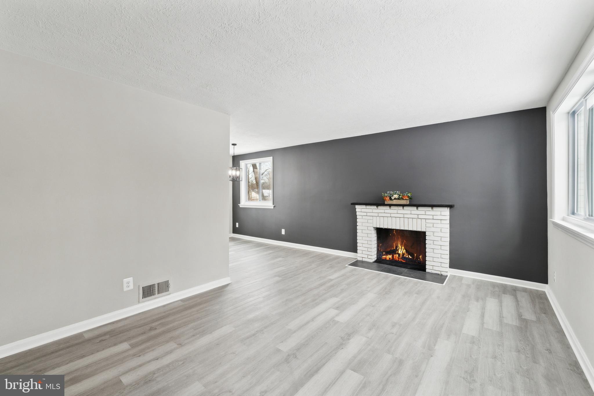 COLUMBIA PINES - Residential