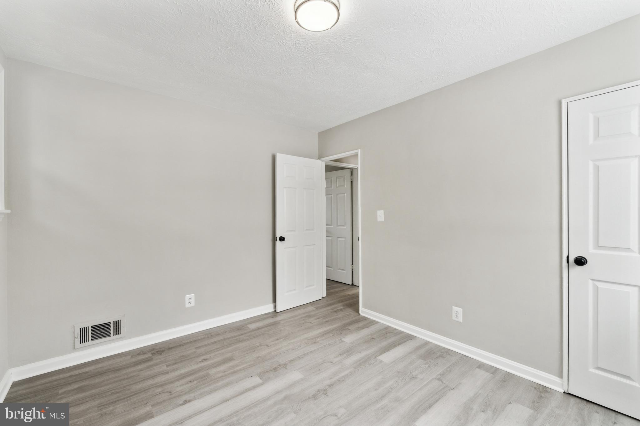 COLUMBIA PINES - Residential