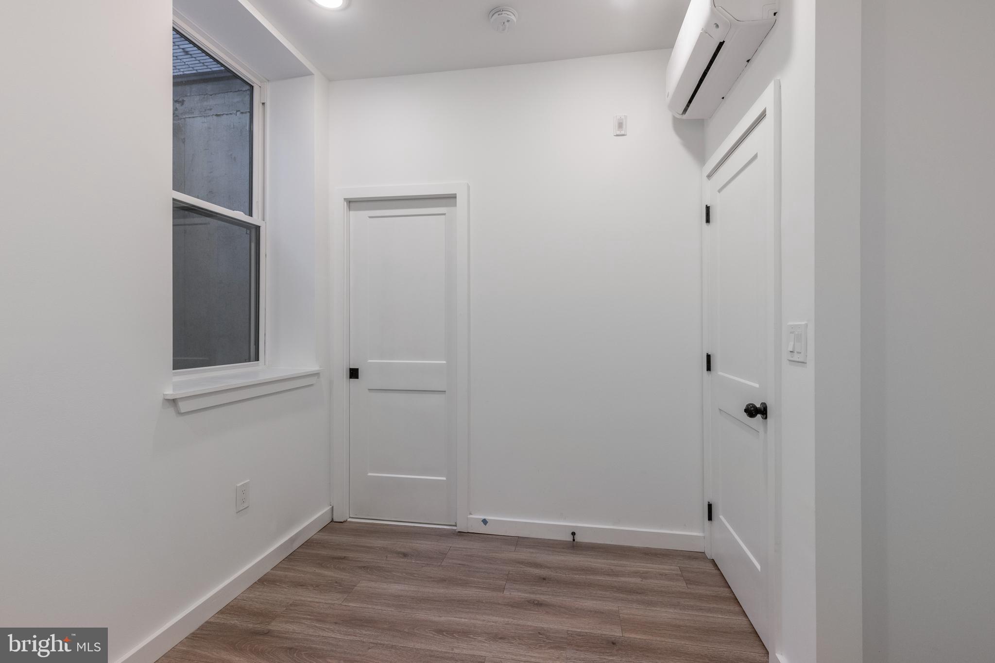 UNIVERSITY CITY - Commercial Sale