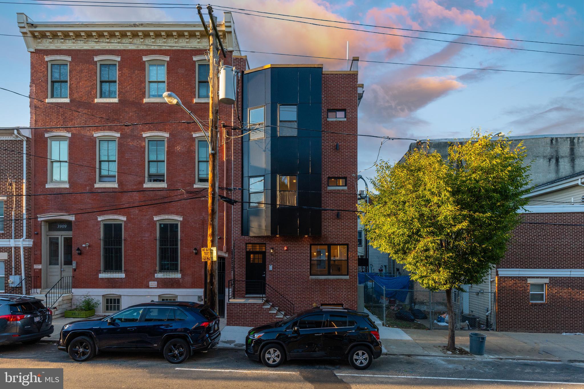 UNIVERSITY CITY - Commercial Sale