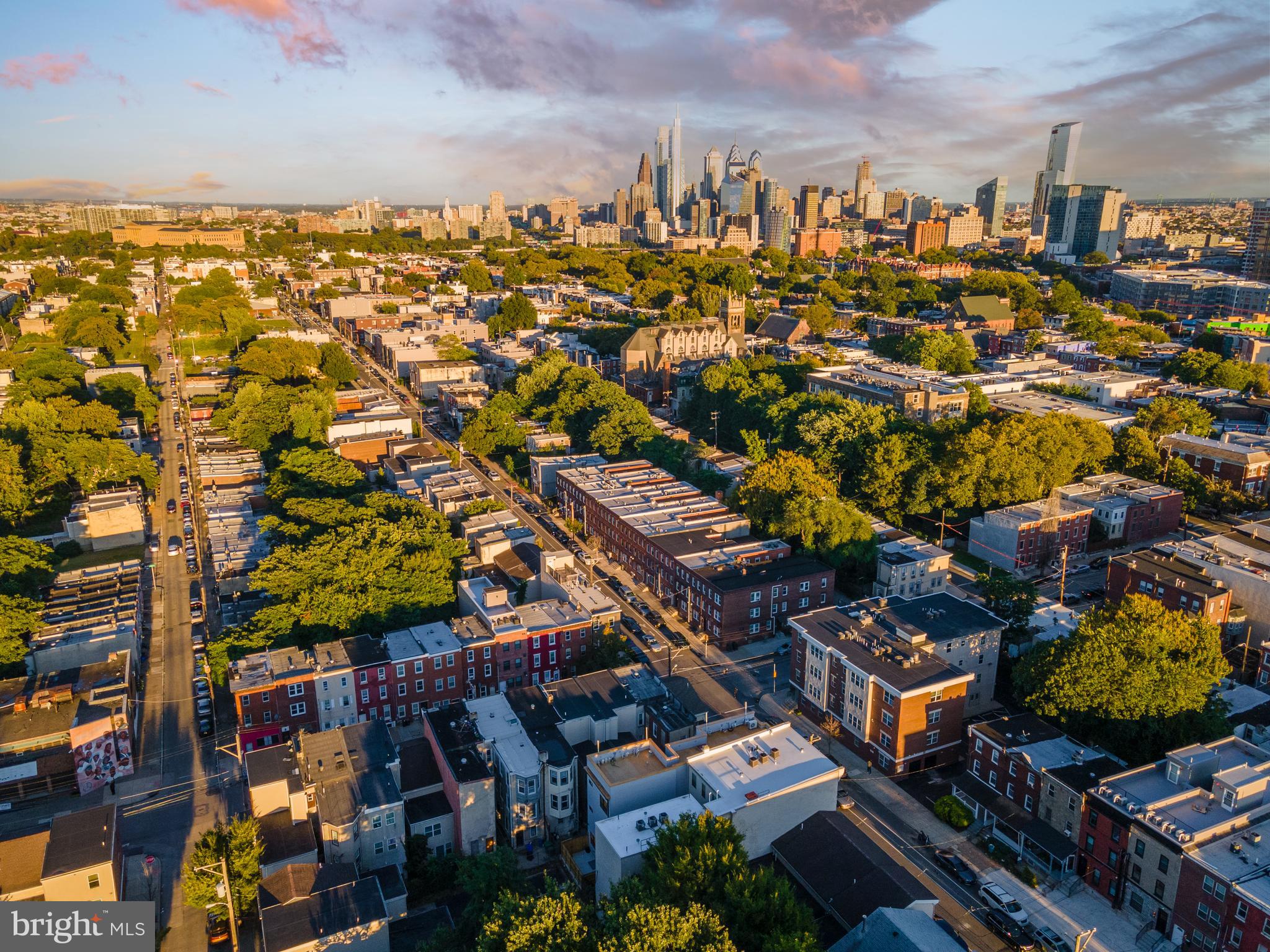UNIVERSITY CITY - Commercial Sale