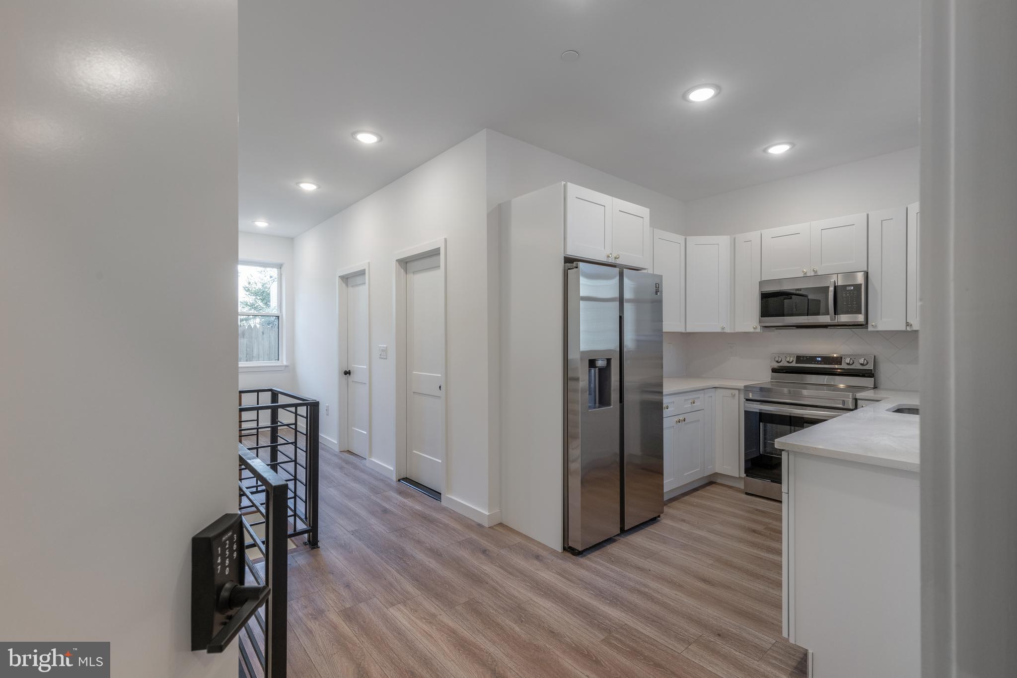 UNIVERSITY CITY - Commercial Sale