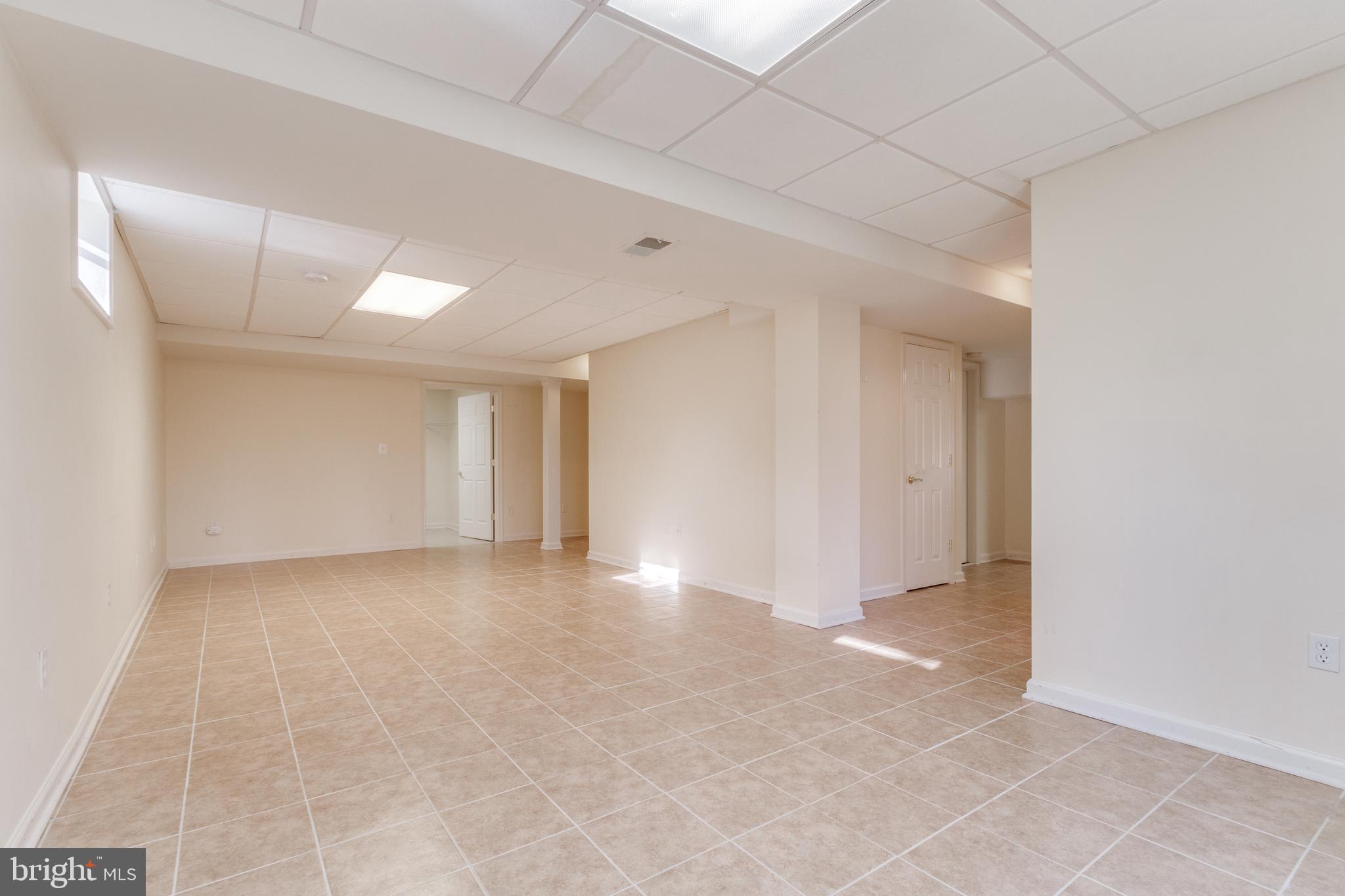 RIDGEFIELD VILLAGE - Residential
