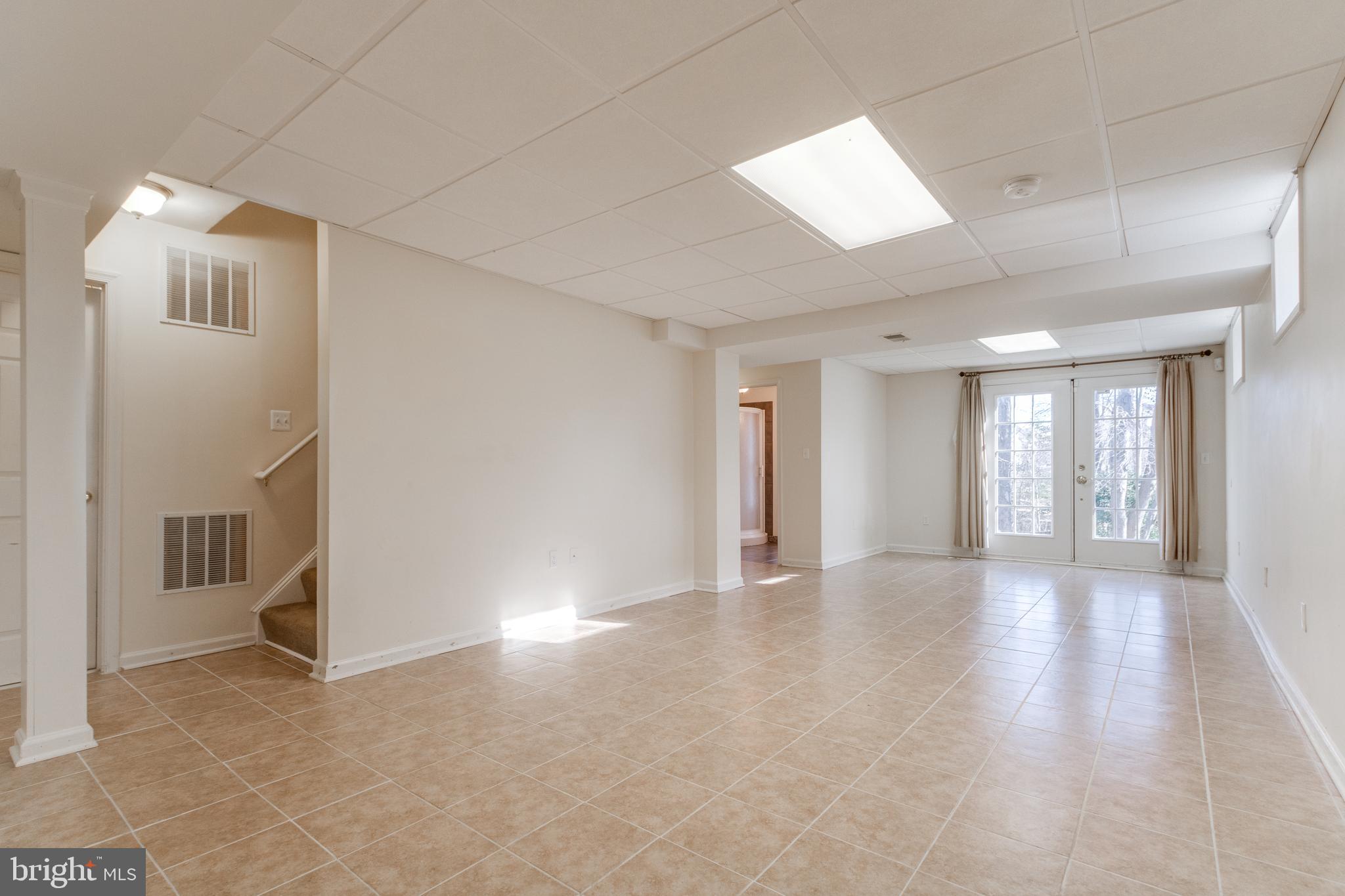 RIDGEFIELD VILLAGE - Residential