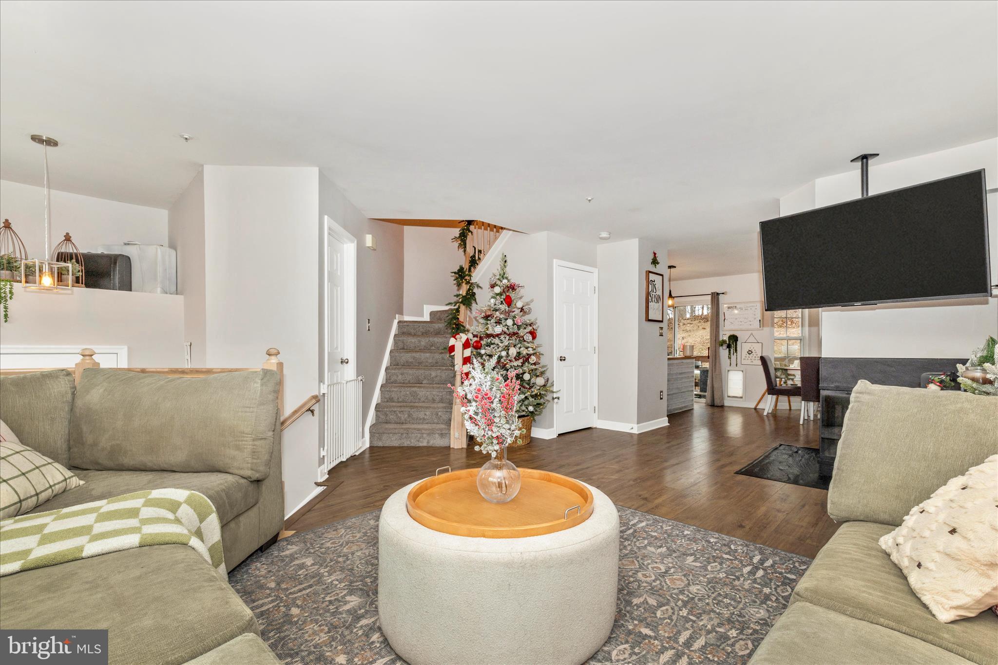 SPRING RIDGE - Residential