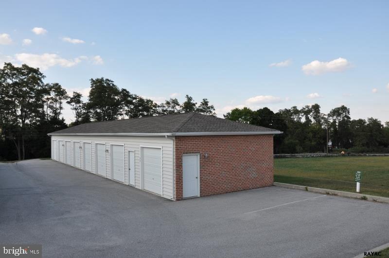 REGENTS' GLEN/GREENLEIGH - Residential