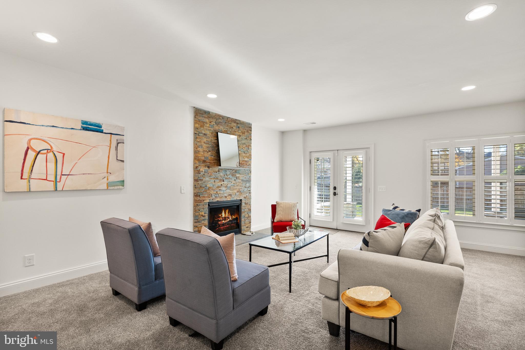 VIENNA WOODS - Residential