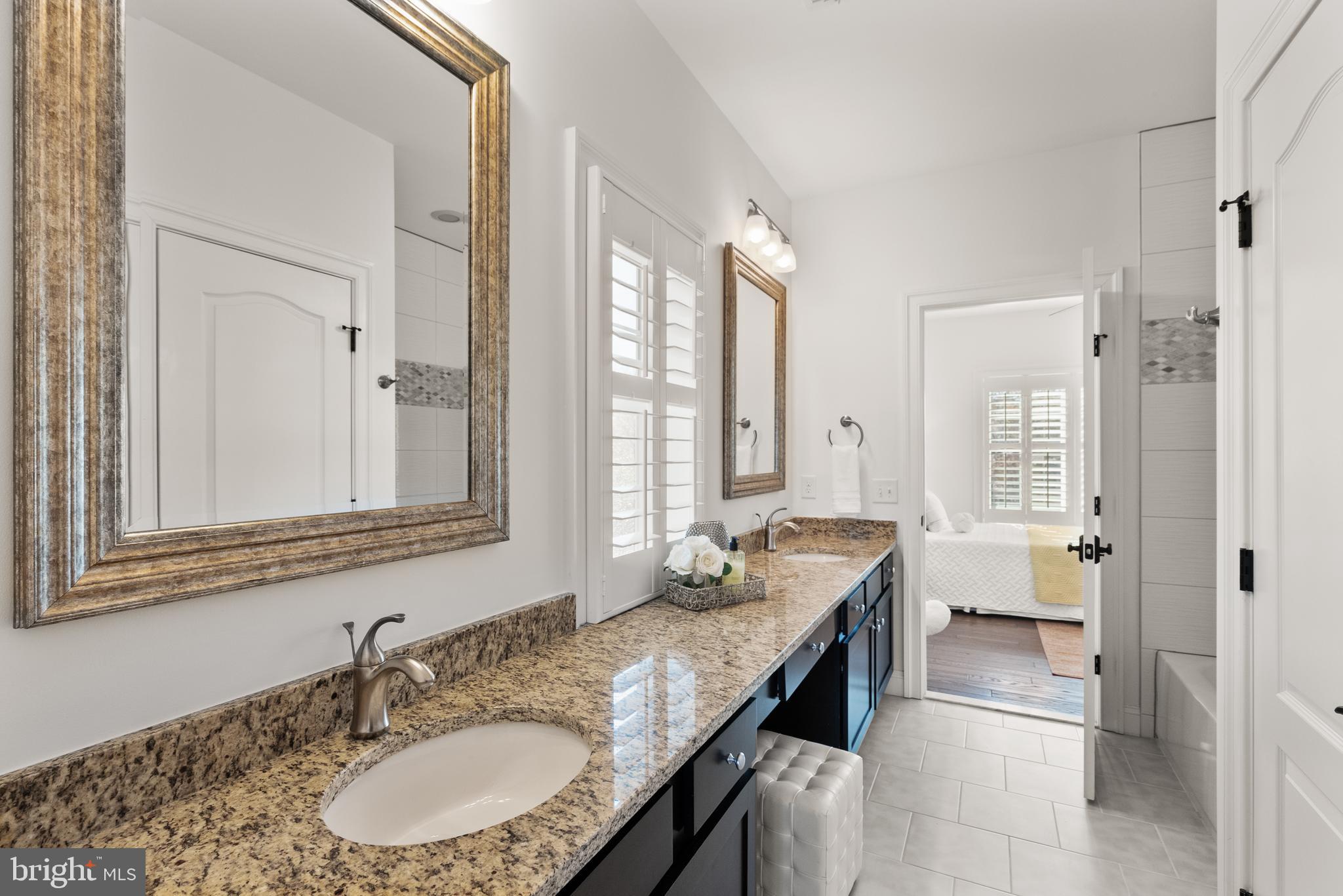 VIENNA WOODS - Residential