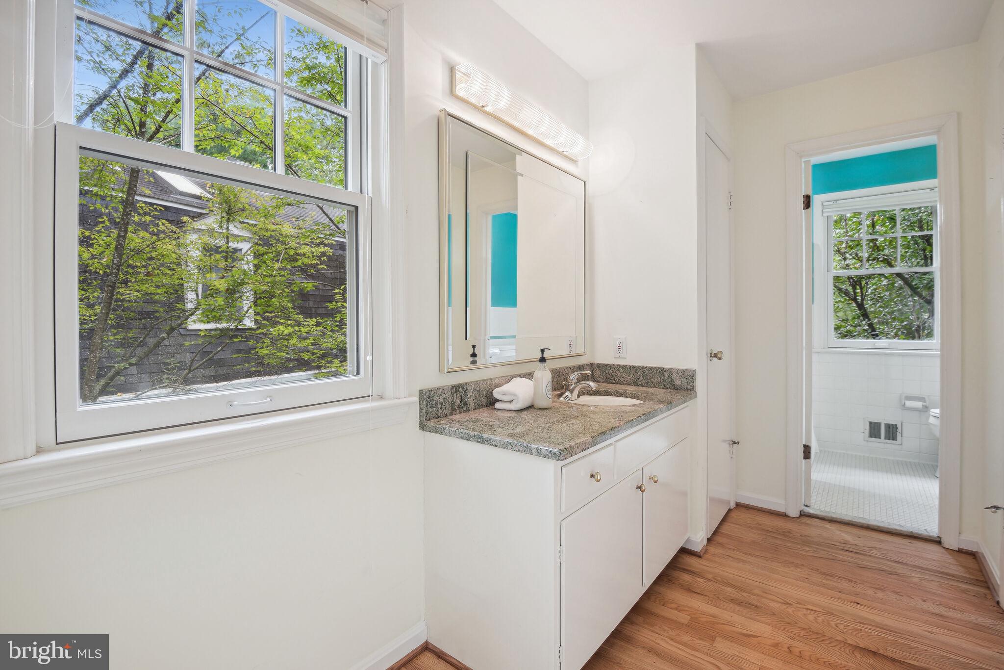 CHEVY CHASE - Residential