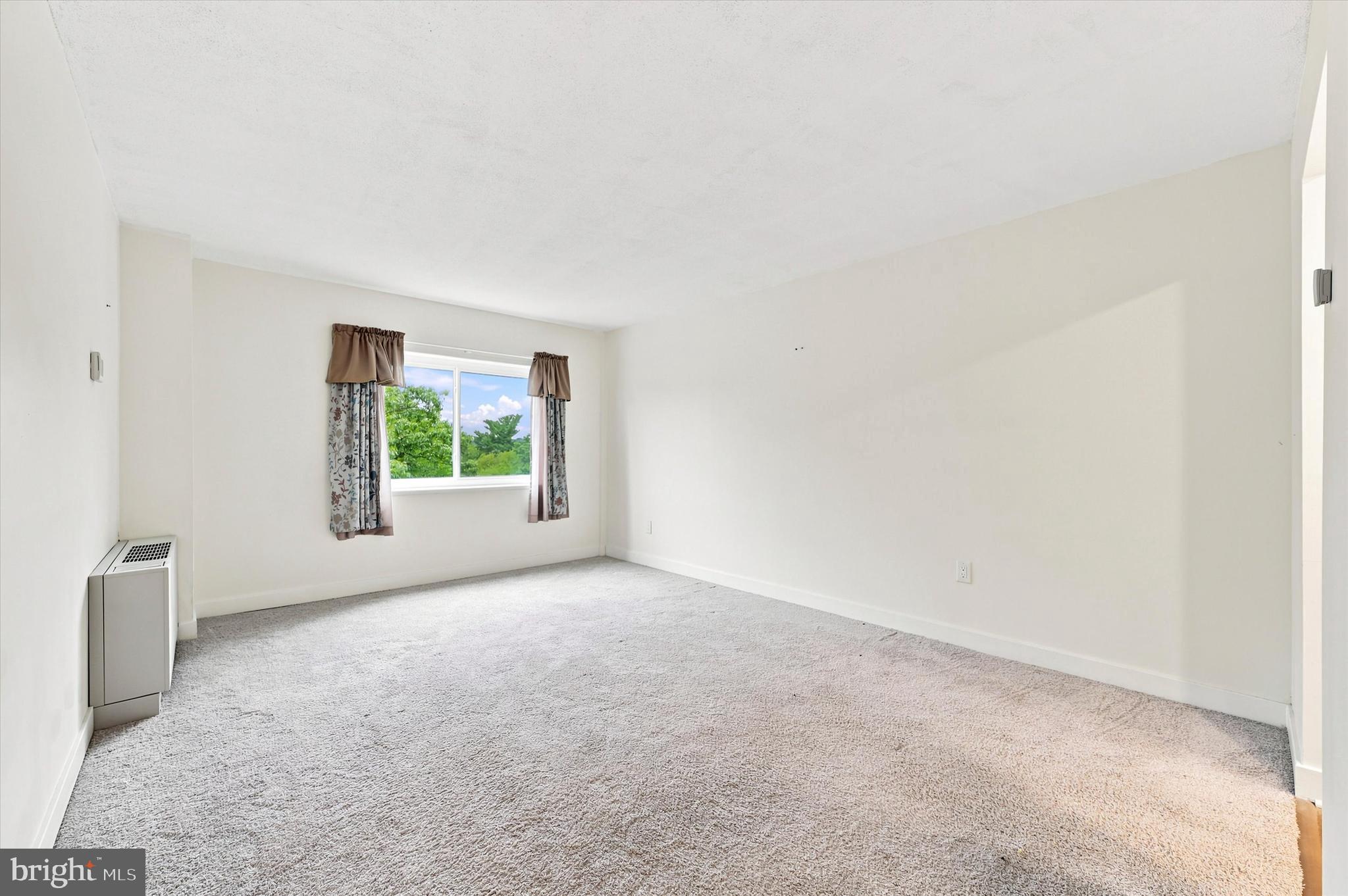 JENKINTOWN - Residential
