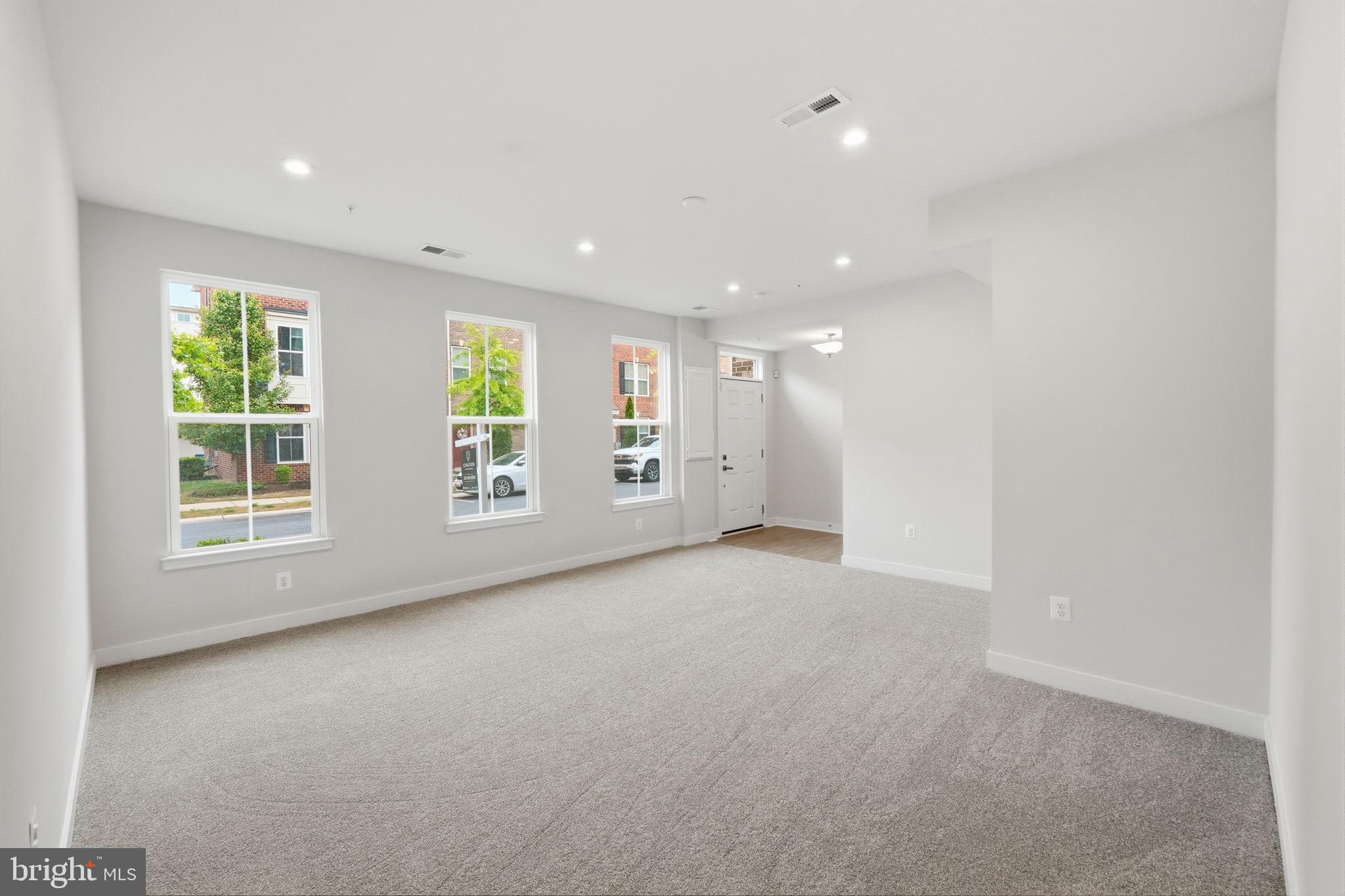 WESTCHESTER SQUARE - Residential