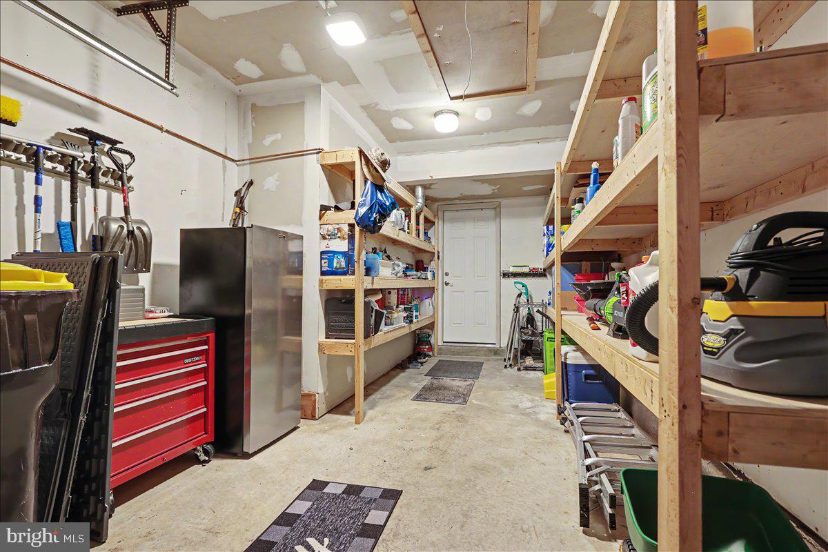 KIMBERLY KNOLL - Residential