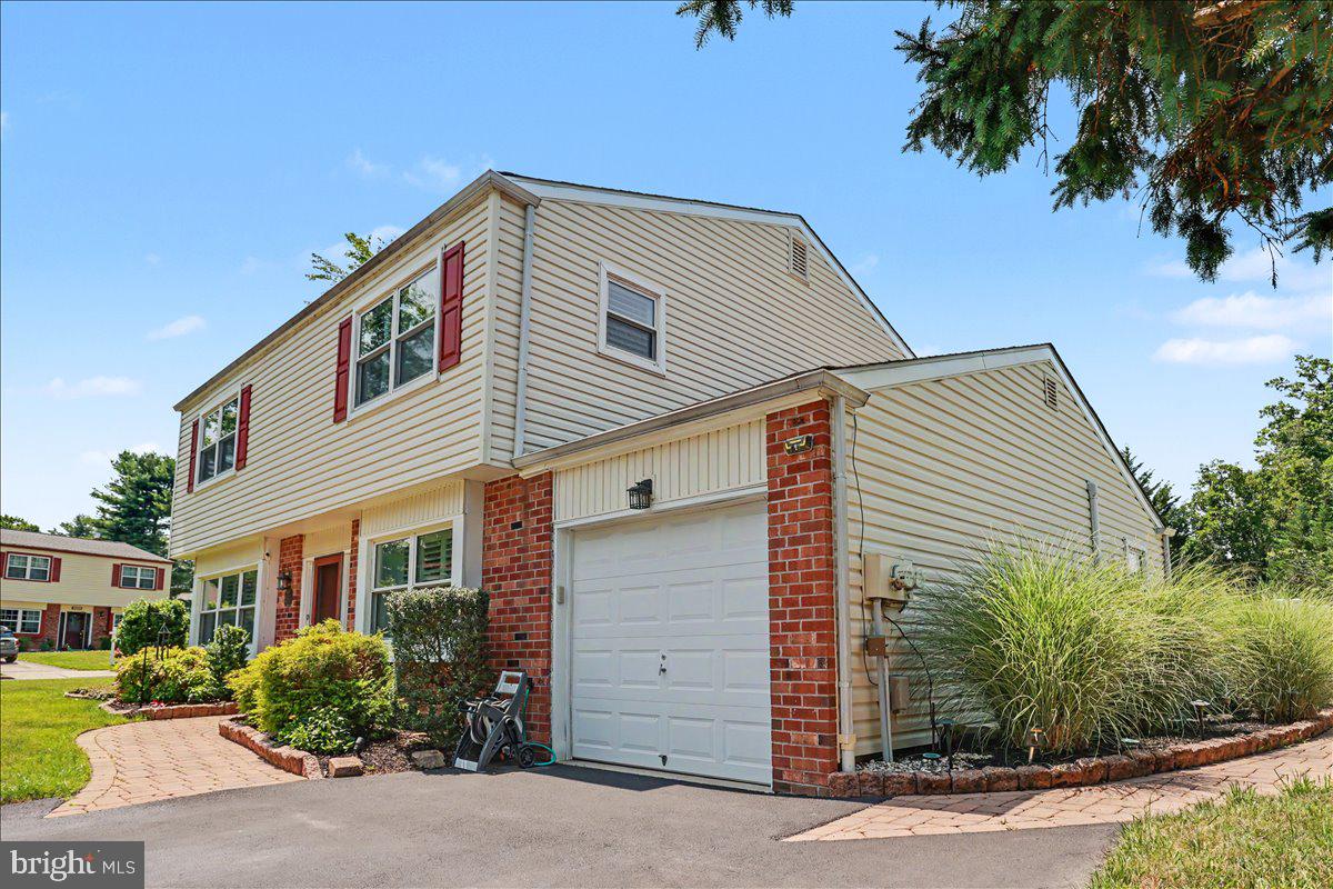 KIMBERLY KNOLL - Residential