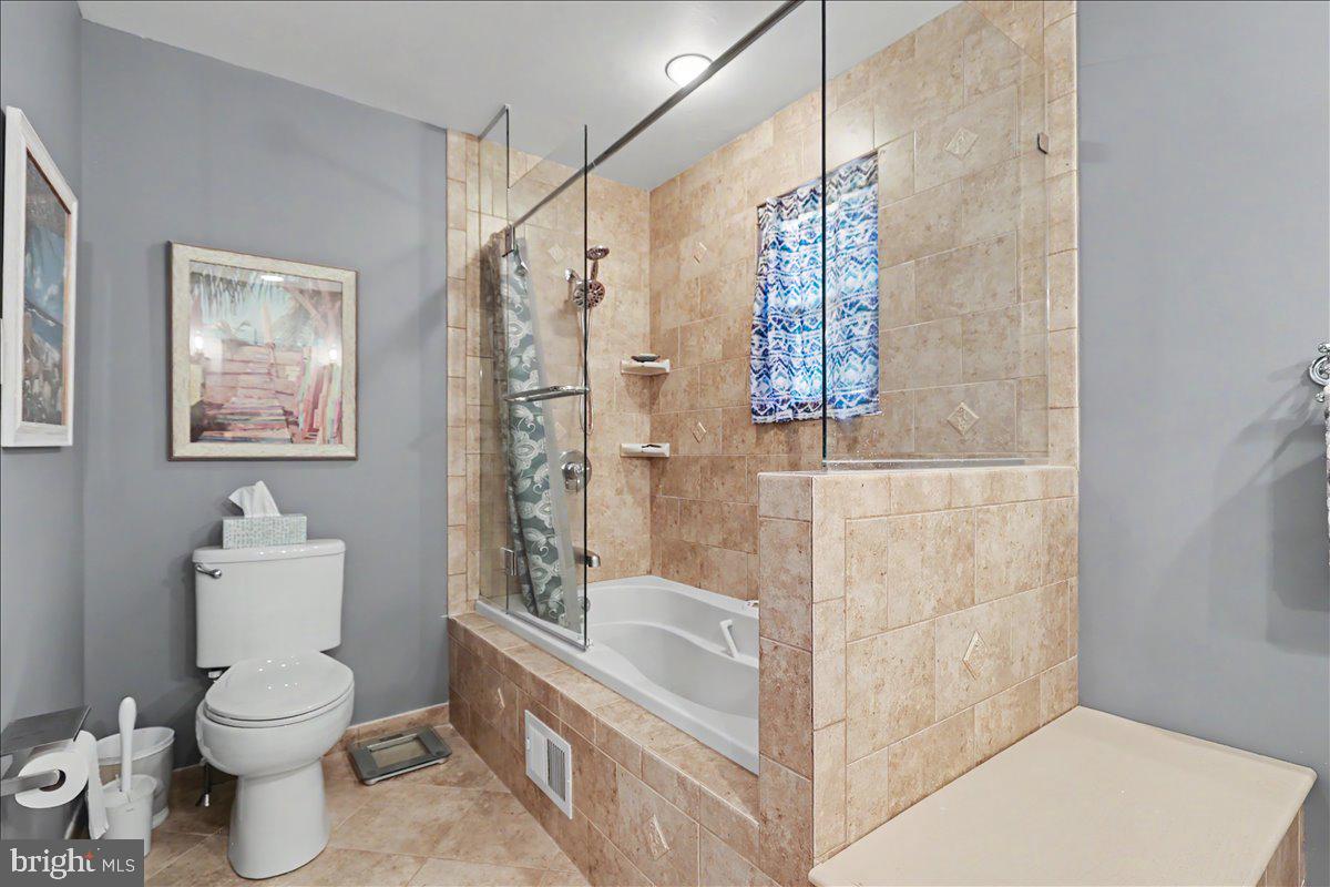 KIMBERLY KNOLL - Residential