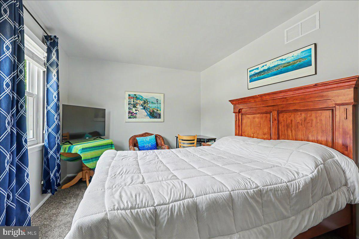 KIMBERLY KNOLL - Residential