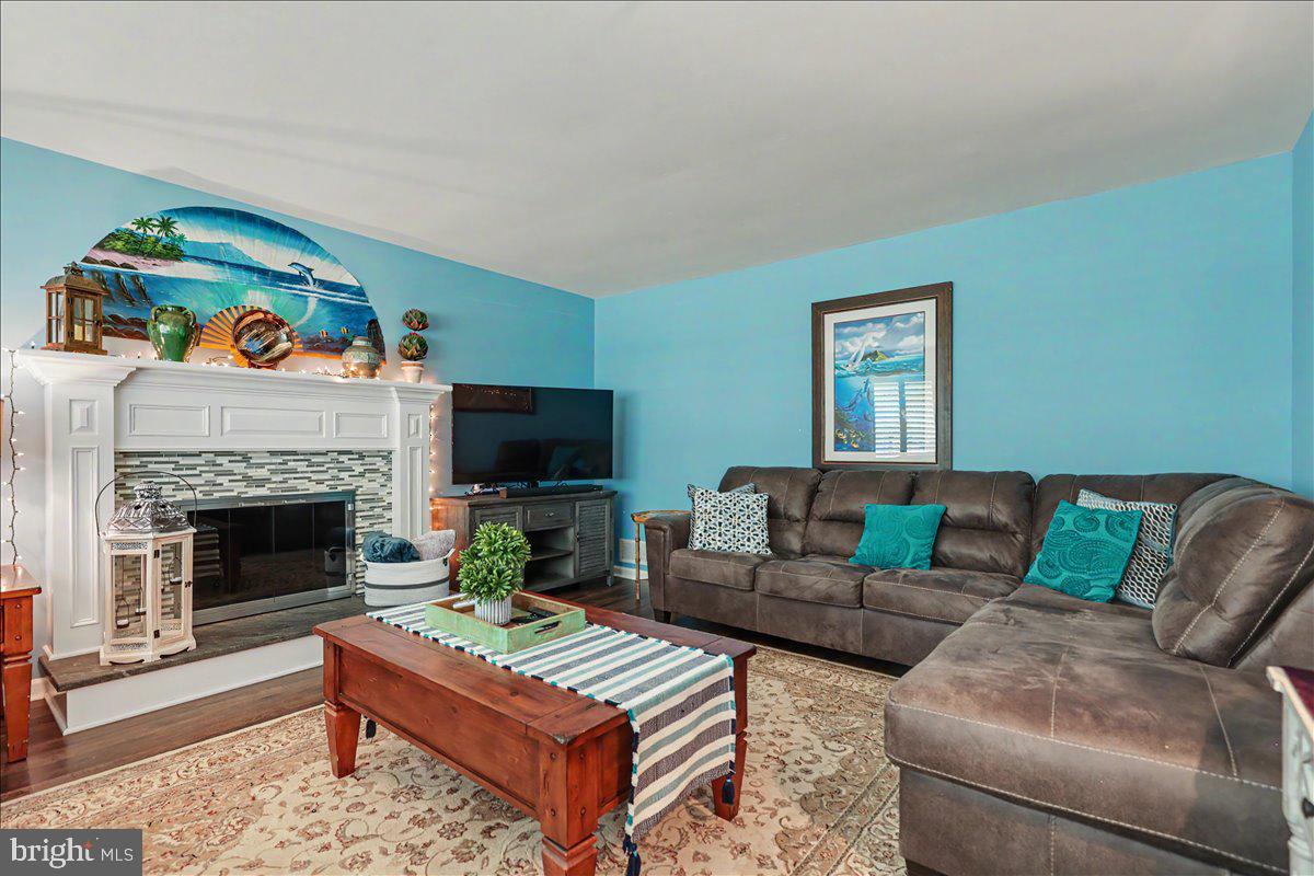 KIMBERLY KNOLL - Residential