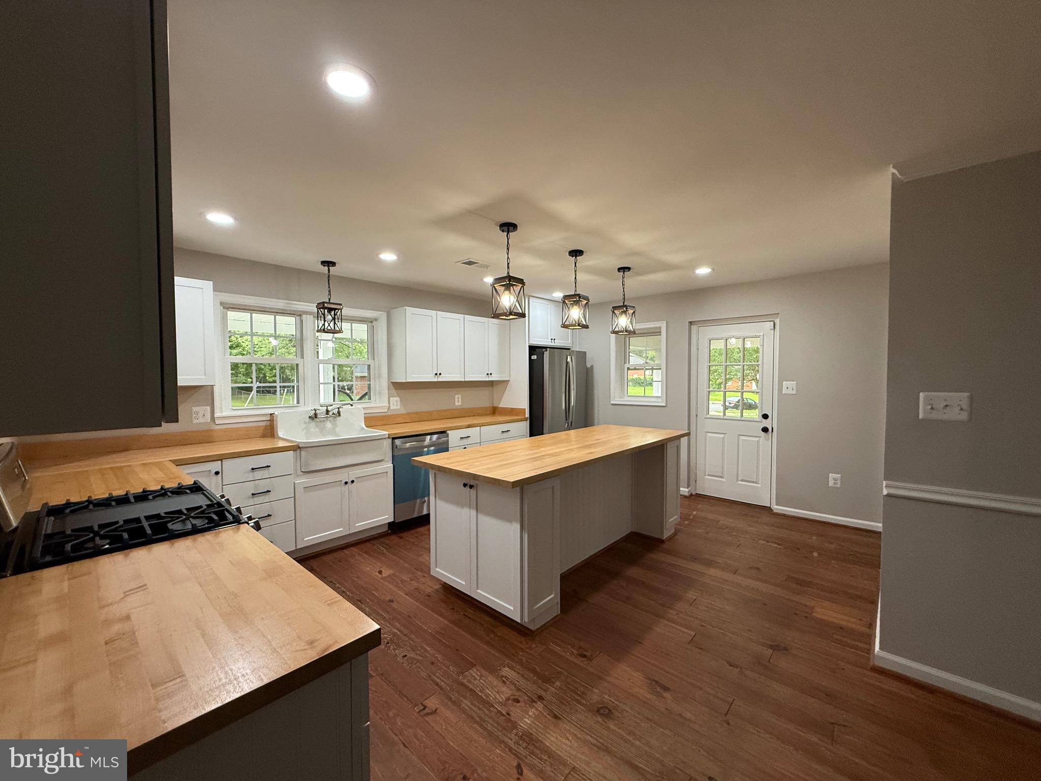 NORTH SPRINGFIELD - Residential