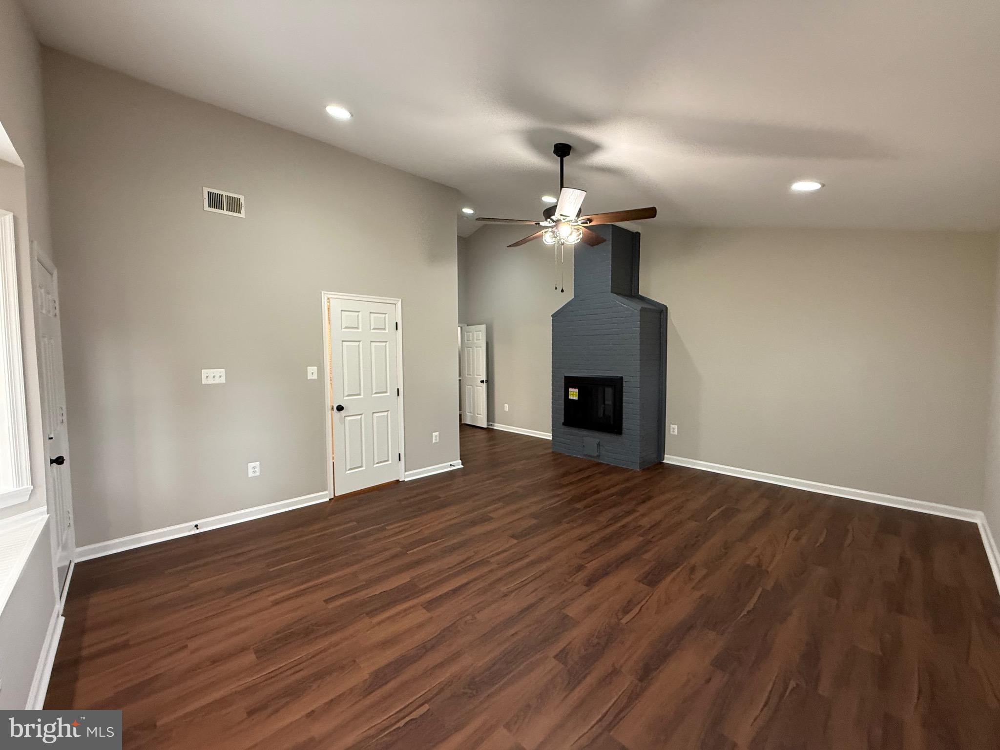 NORTH SPRINGFIELD - Residential