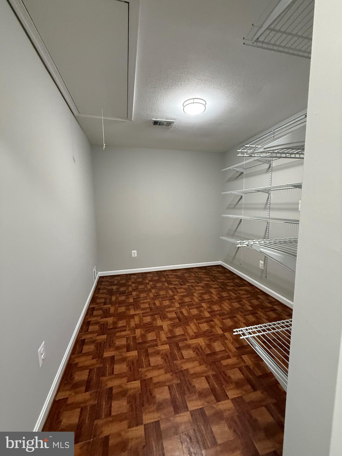 NORTH SPRINGFIELD - Residential