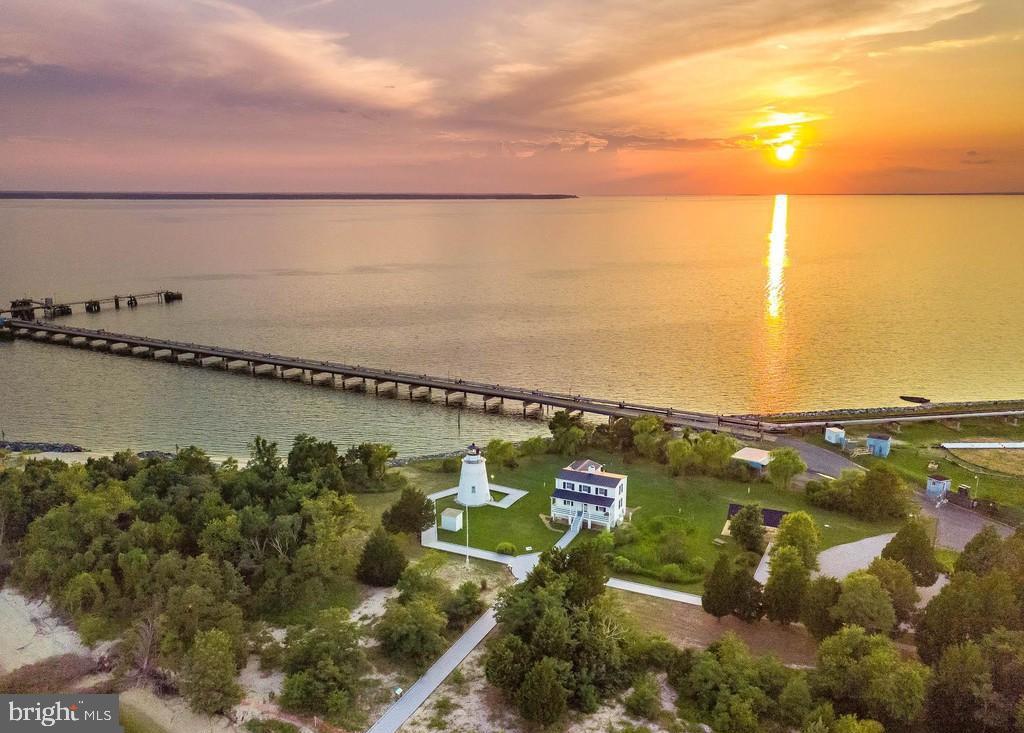 LIGHTHOUSE COMMONS - Residential