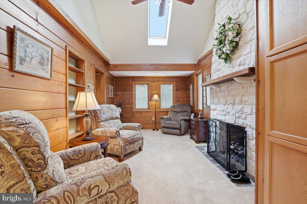 SPLIT ROCK - Residential
