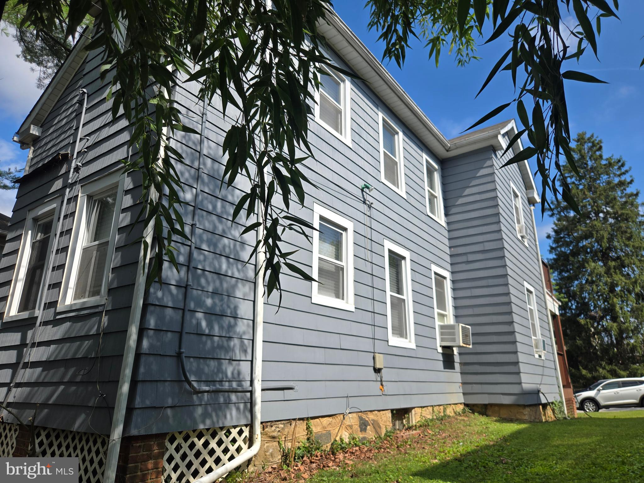 MOUNT WASHINGTON - Residential