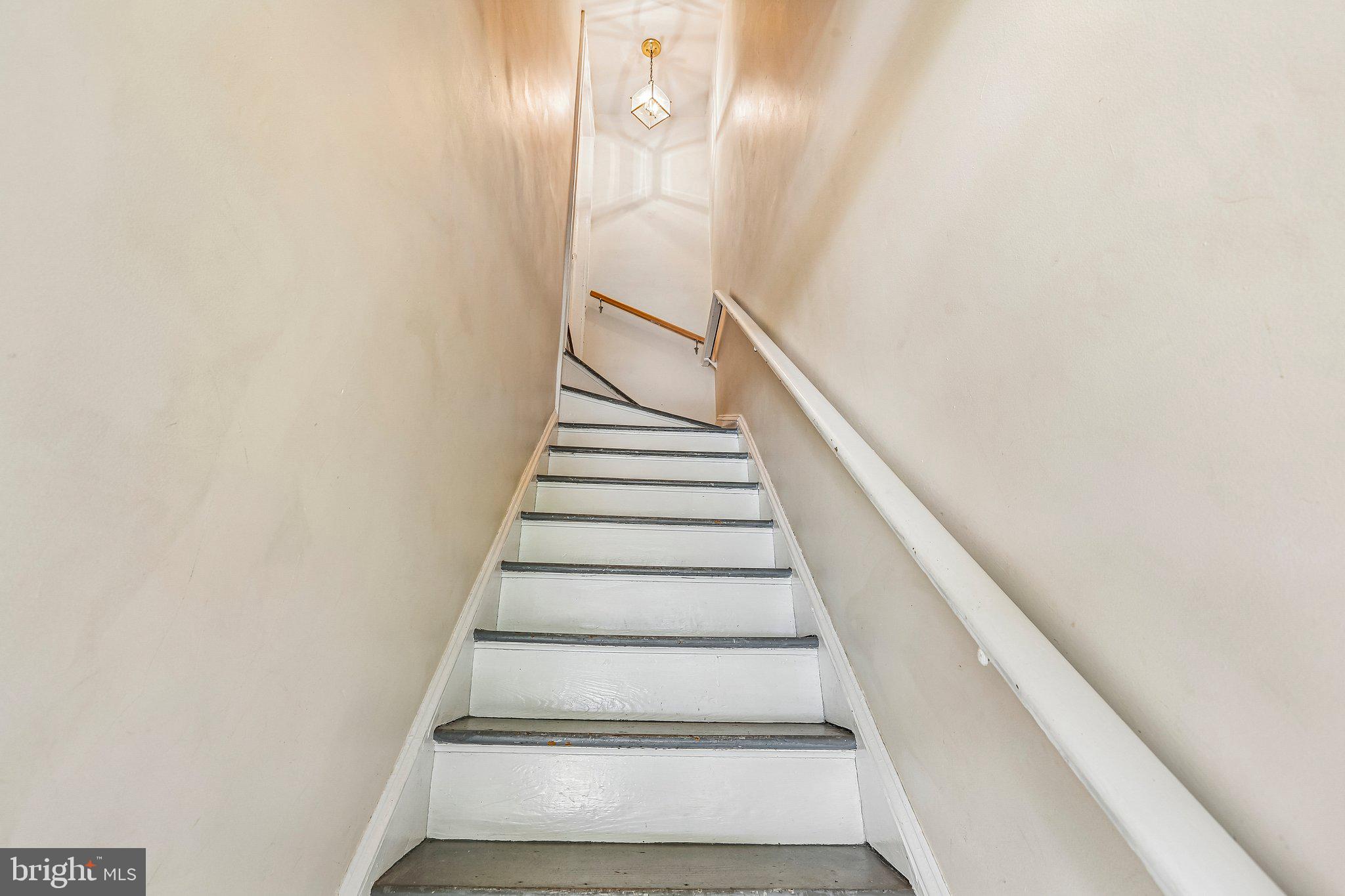 MOUNT WASHINGTON - Residential